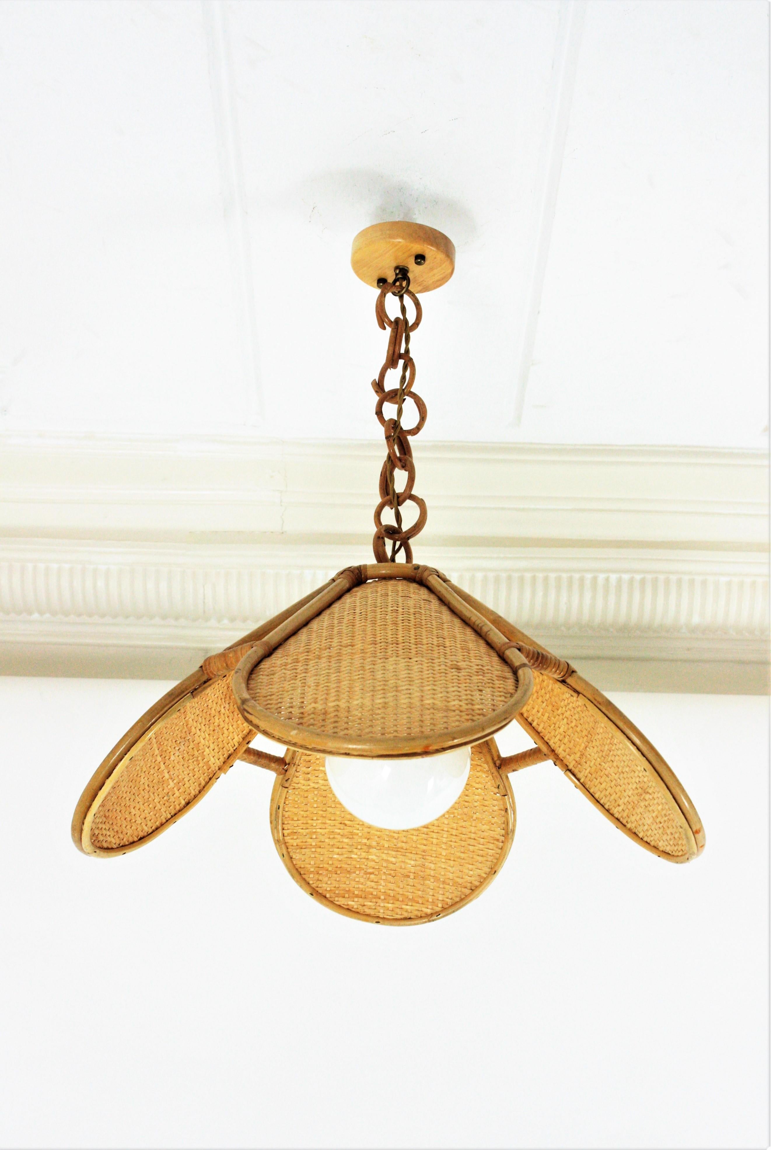 Spanish Modernist Woven Rattan Bamboo Palm Pendant Lamp / Chandelier, 1960s In Good Condition In Barcelona, ES