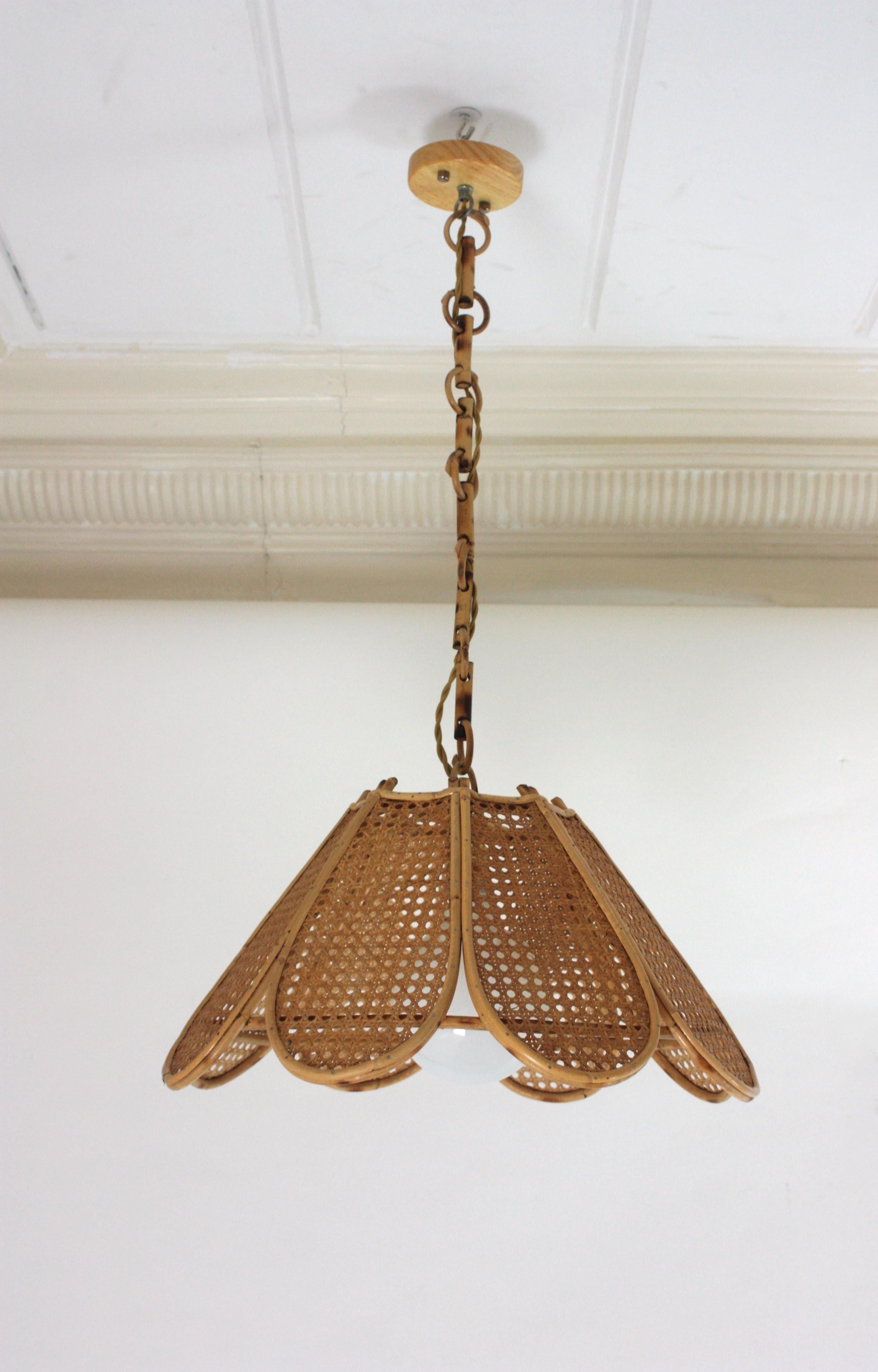 Spanish Modernist Woven Wicker Rattan Palm Pendant Light / Lantern, 1960 For Sale 4
