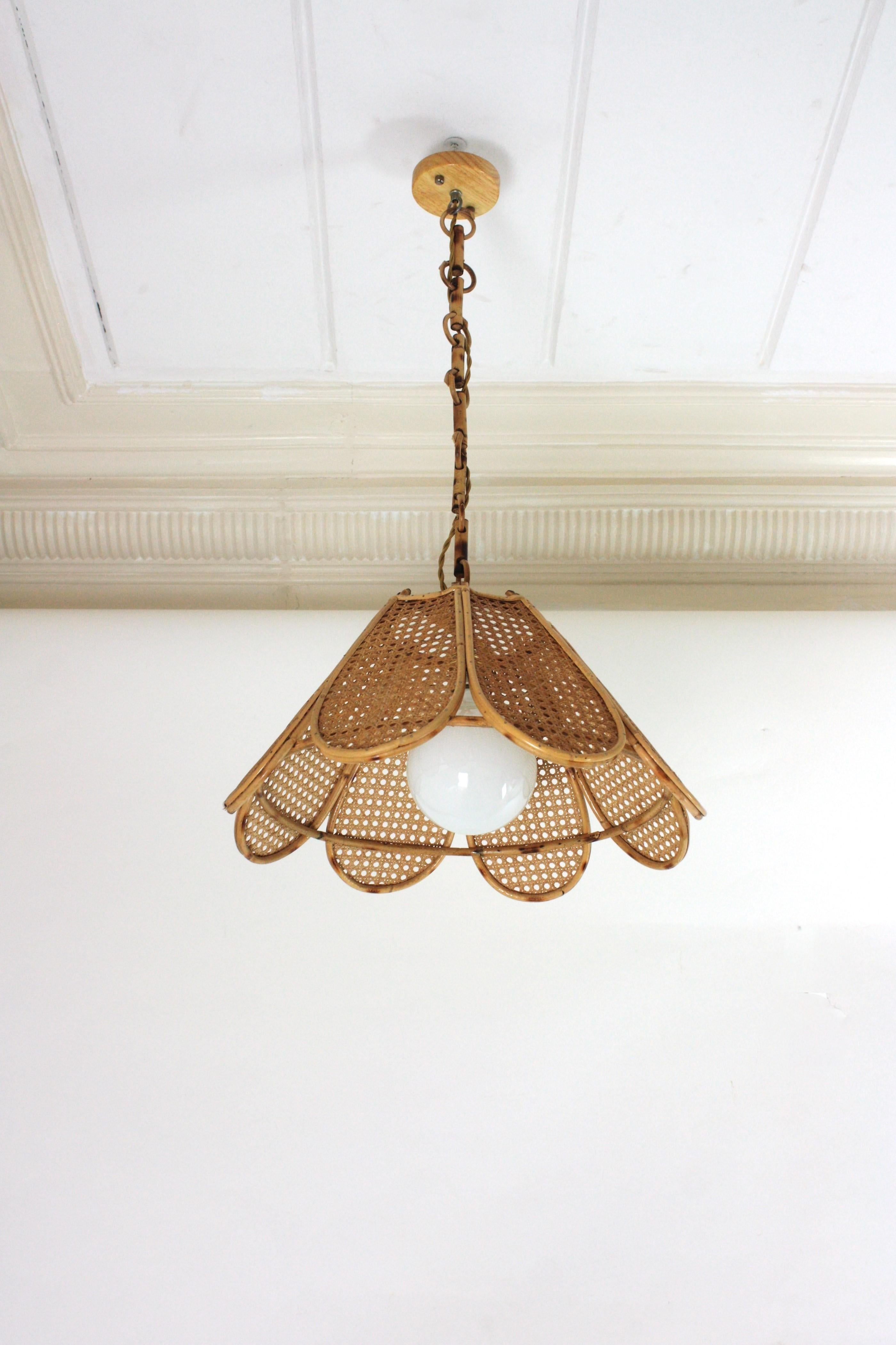 Spanish Modernist Woven Wicker Rattan Palm Pendant Light / Lantern, 1960 For Sale 5