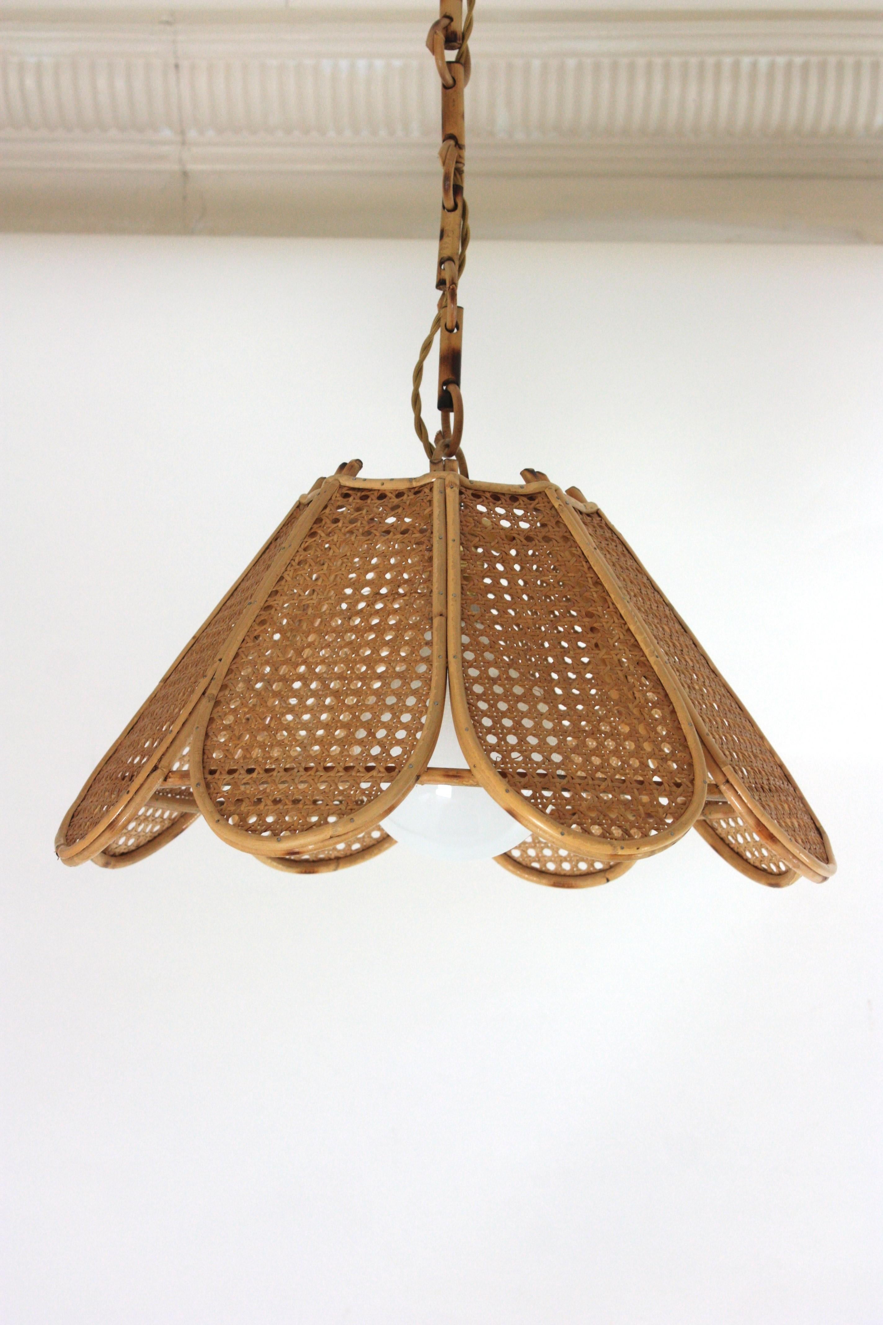 Spanish Modernist Woven Wicker Rattan Palm Pendant Light / Lantern, 1960 For Sale 3
