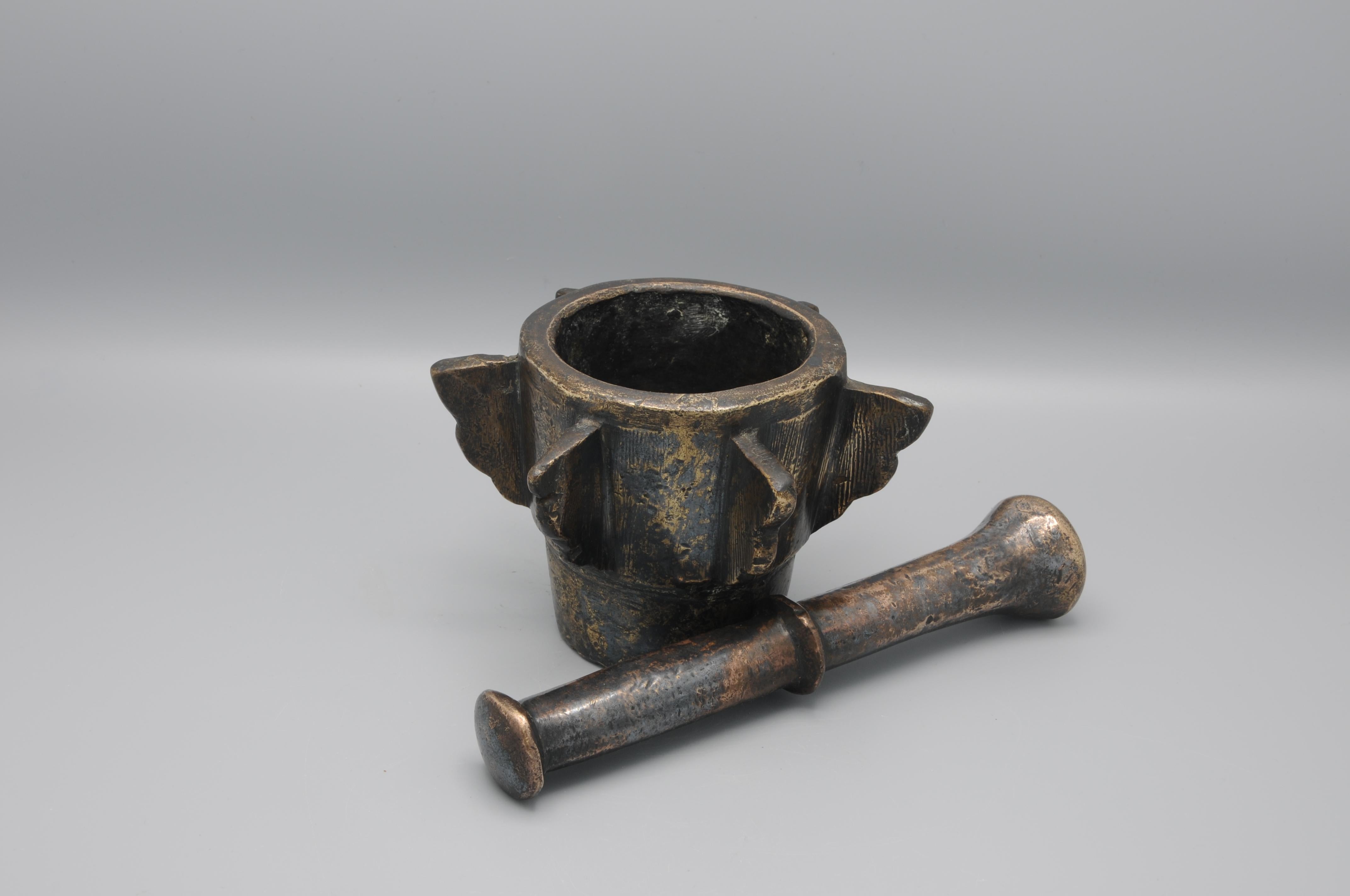 Bronze Spanish Moorish Mortar and Pestle 16th/17th century For Sale