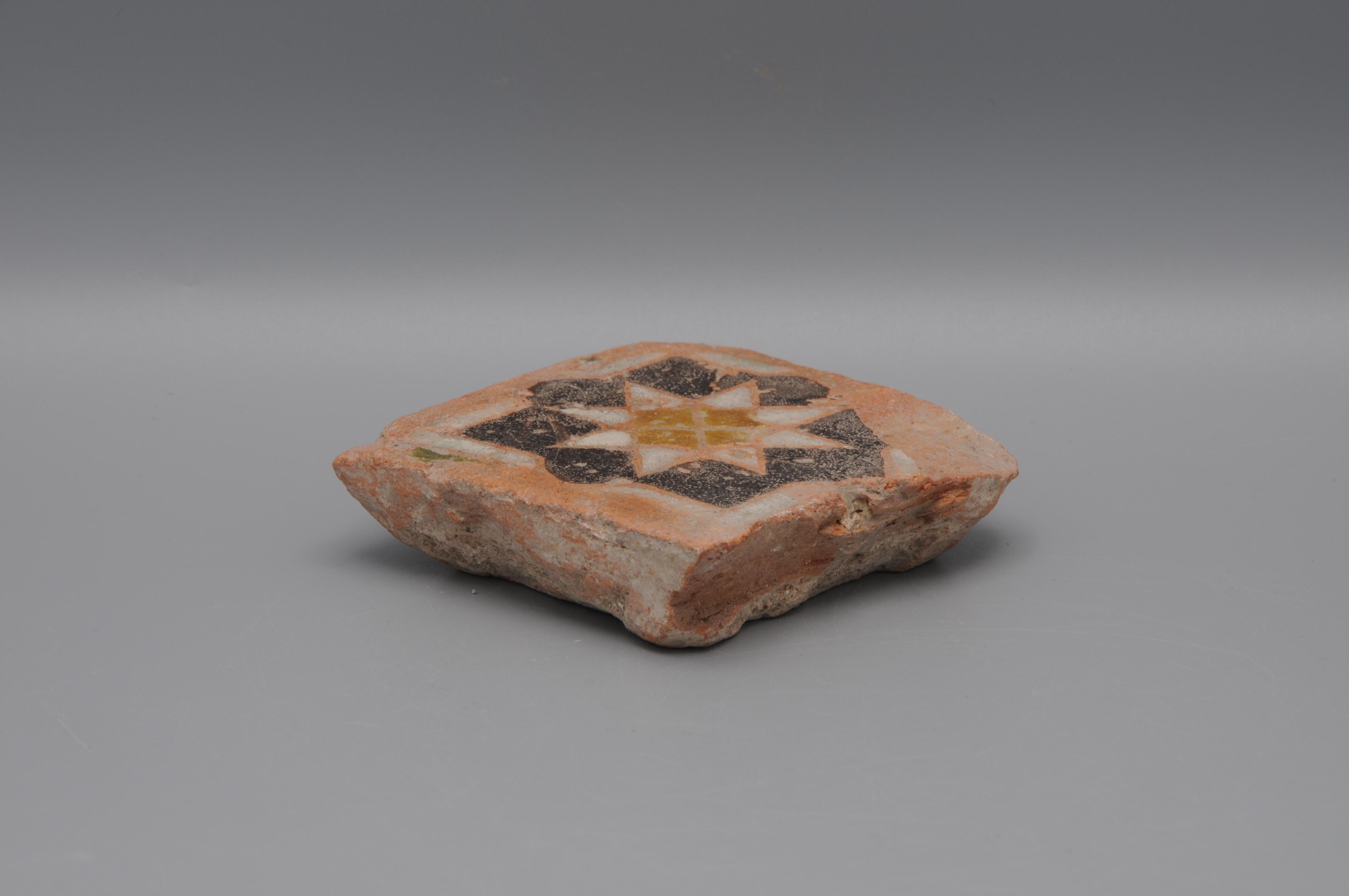 Fait main Tile mauresque espagnol Mudejar Olambrilla, Cuerda Seca - Toledo  15e/16e siècle en vente