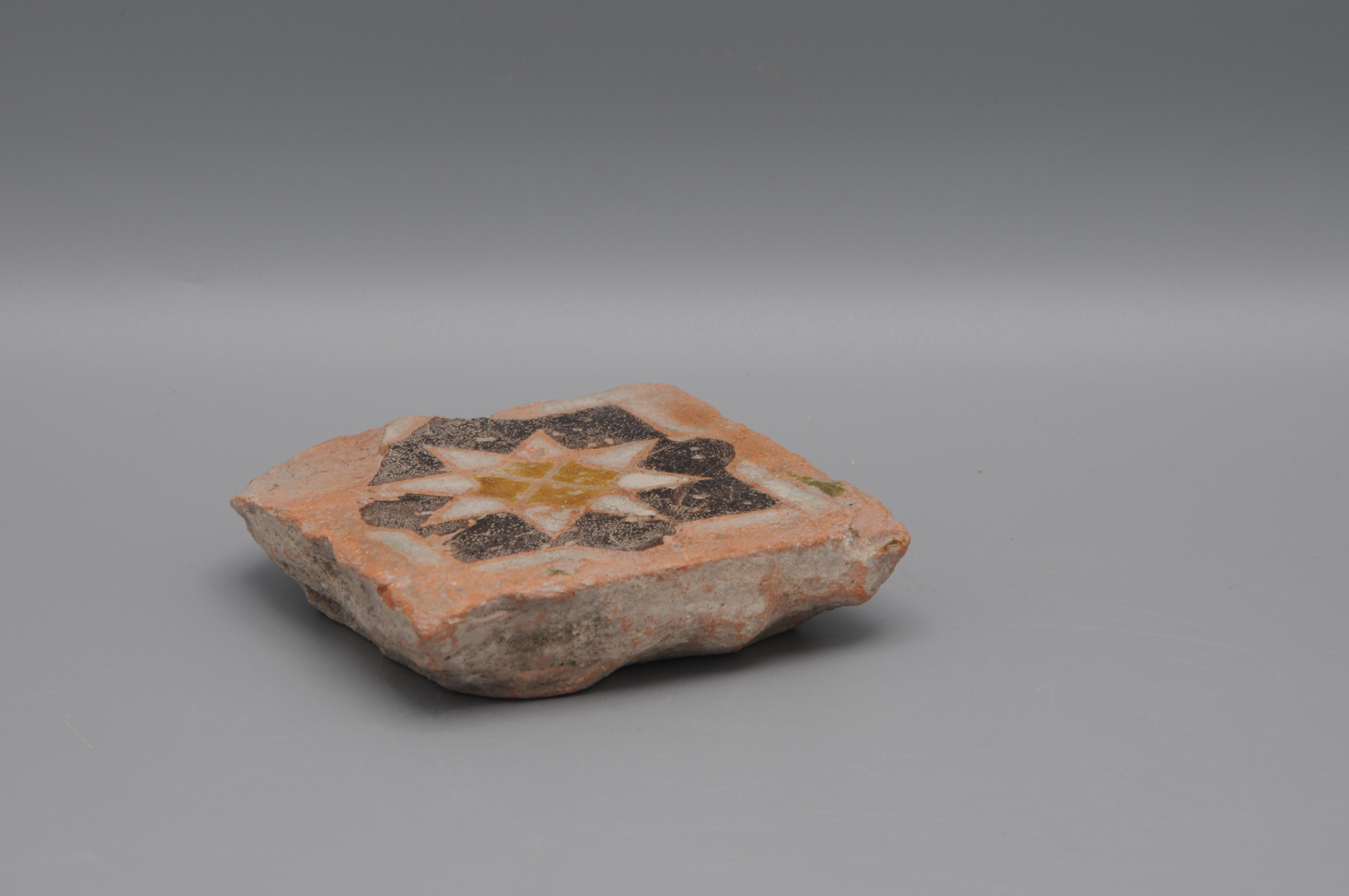 Tile mauresque espagnol Mudejar Olambrilla, Cuerda Seca - Toledo  15e/16e siècle Bon état - En vente à DELFT, NL