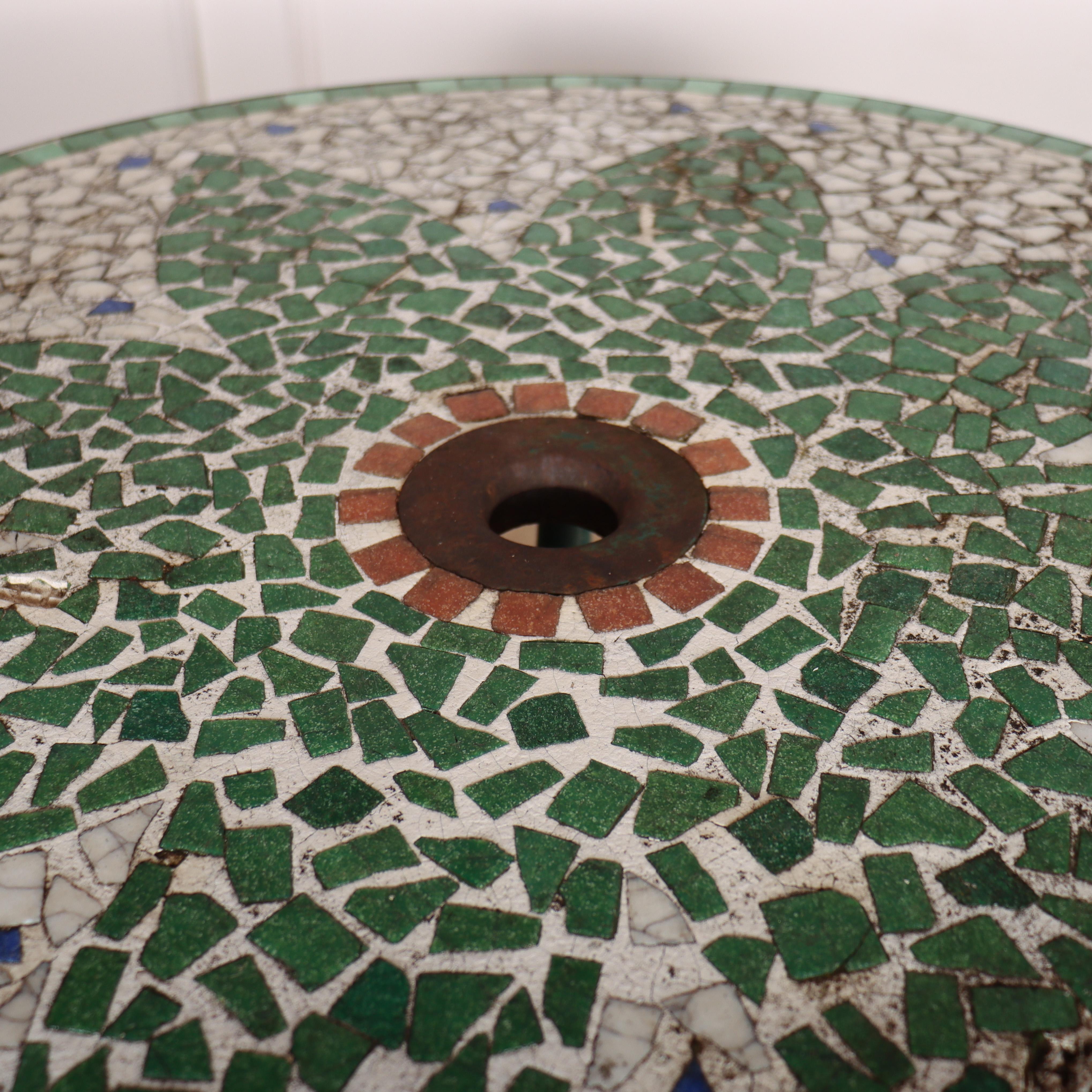 20ième siècle Table de café en mosaïque espagnole en vente