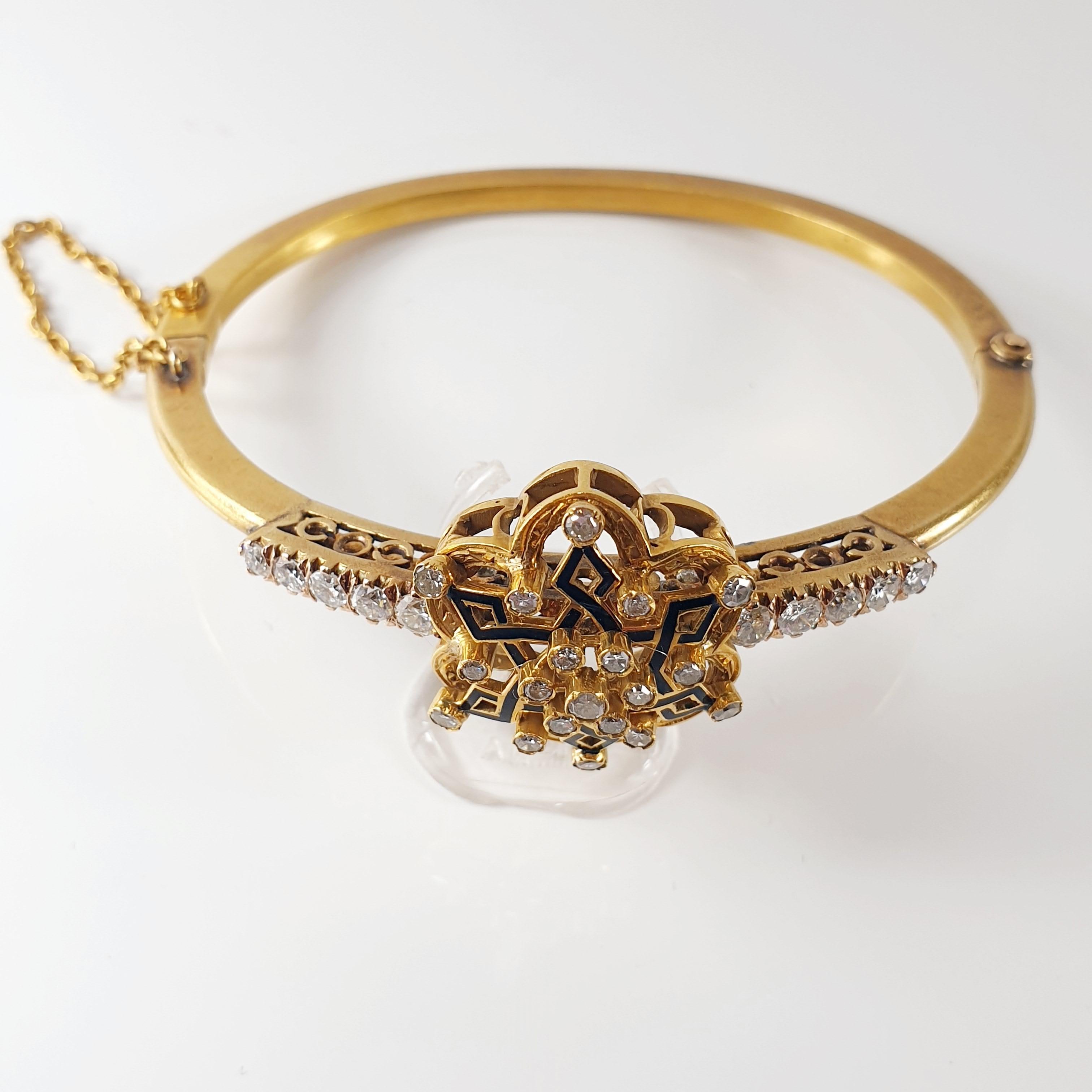 Spanish Neo-Renaissance Set Brooch, Earrings, Bracelet and Ring in 18 Karat Gold 5