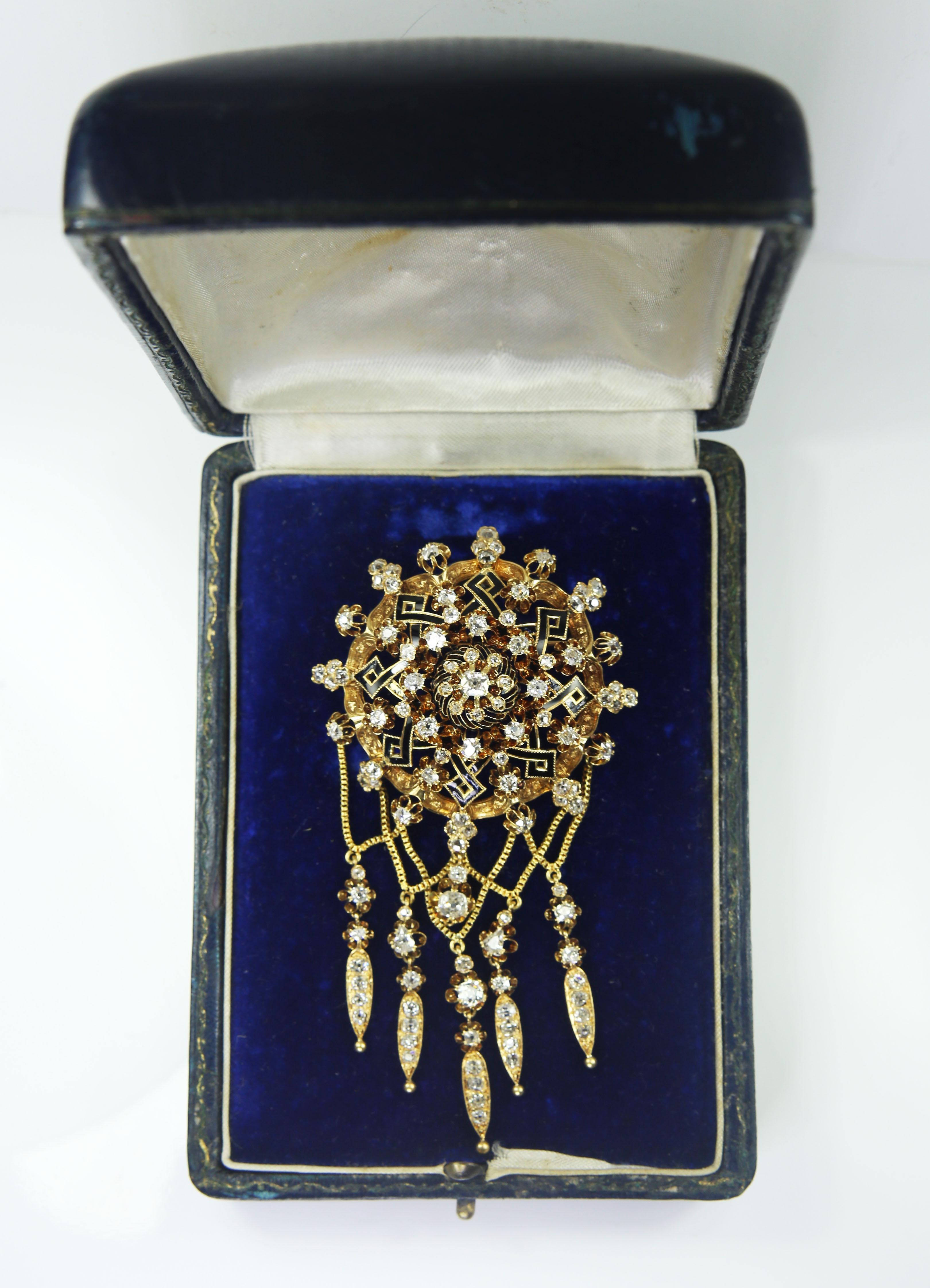 Women's Spanish Neo-Renaissance Set Brooch, Earrings, Bracelet and Ring in 18 Karat Gold
