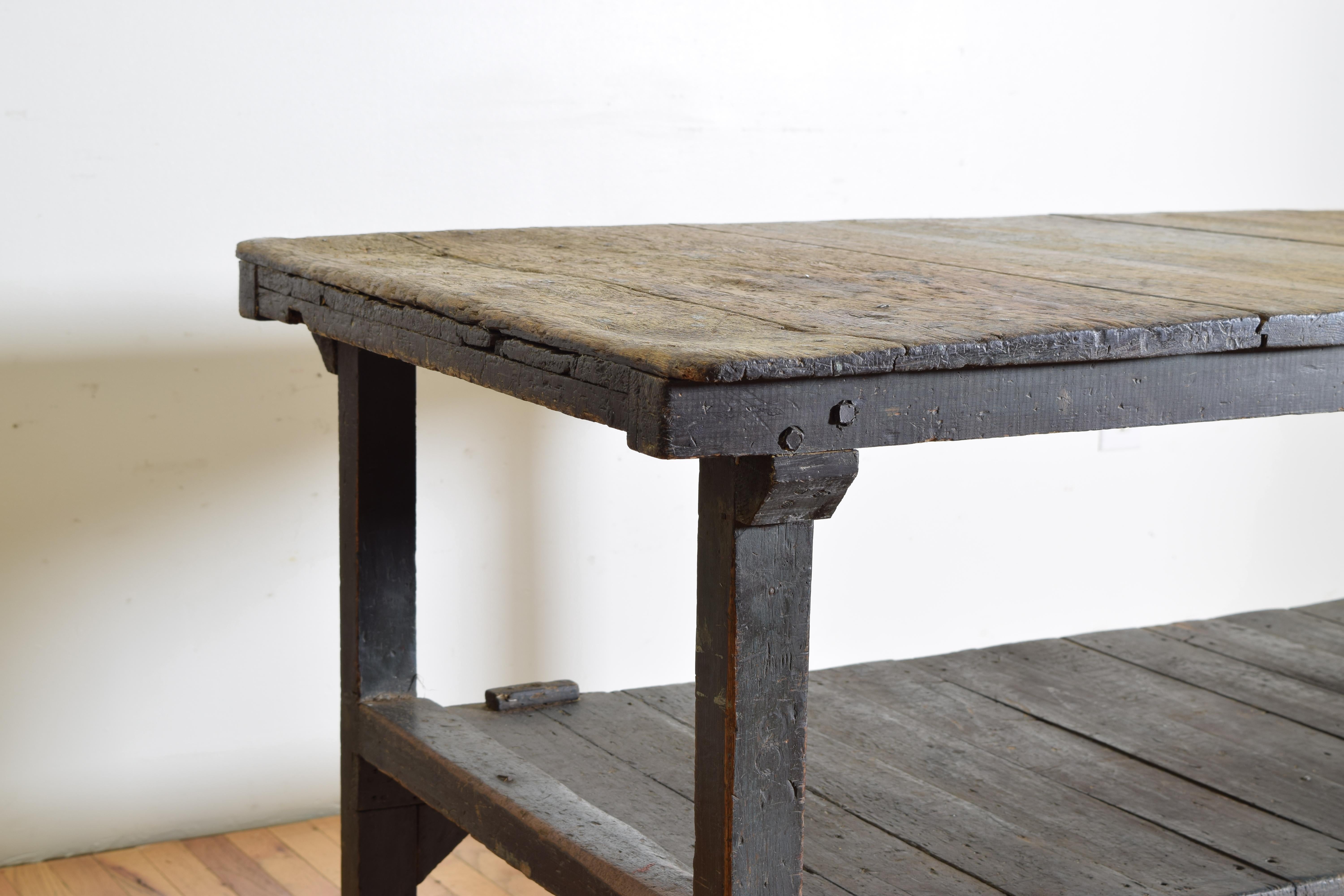 Spanish Neoclassic Blue Painted Pinewood Gardening Table, 1st quarter 19th cen. For Sale 1