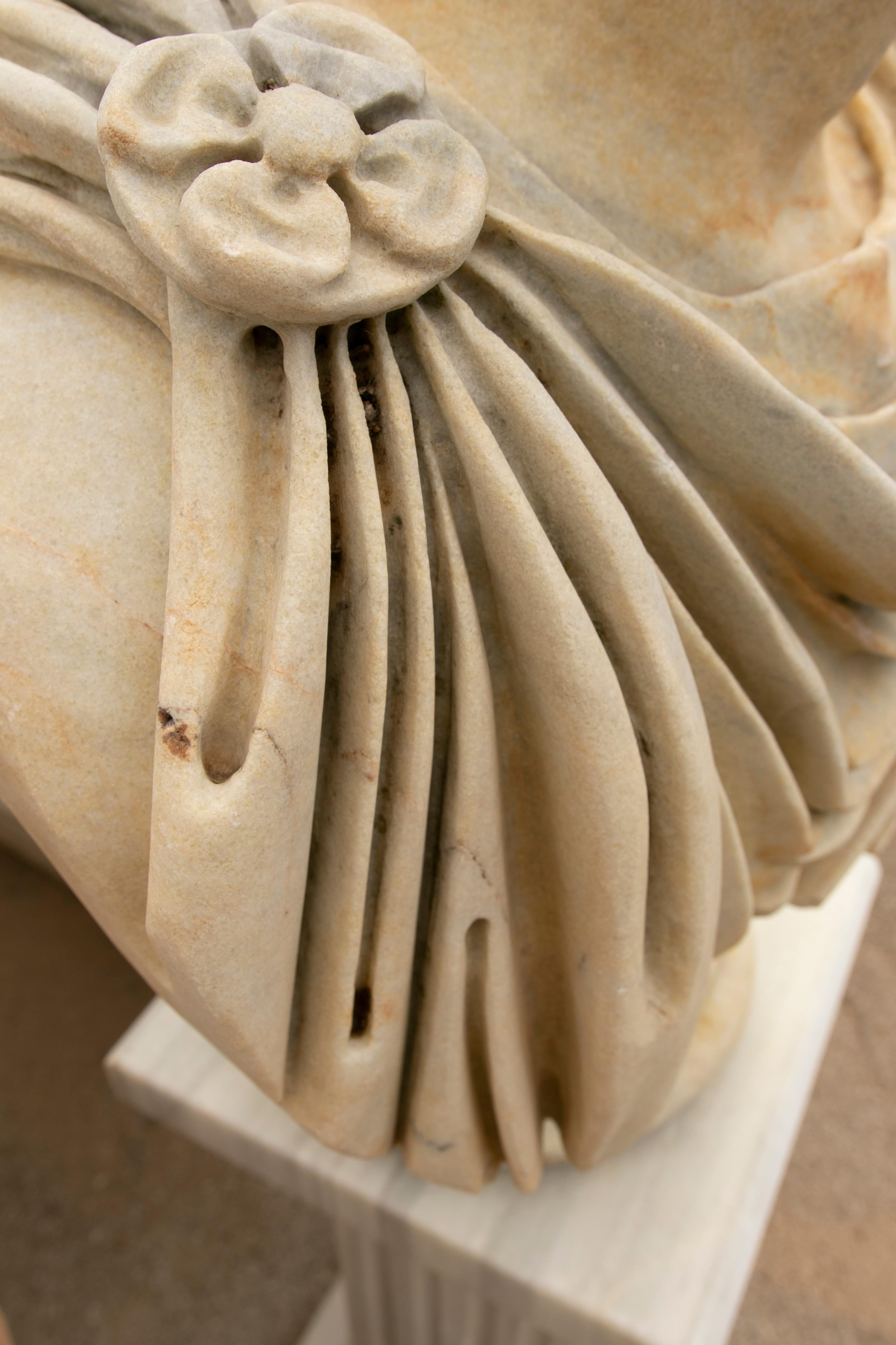 Spanish Neoclassical Style Hand Carved Aged White Marble Bust of Juiious Caesar in vendita 6