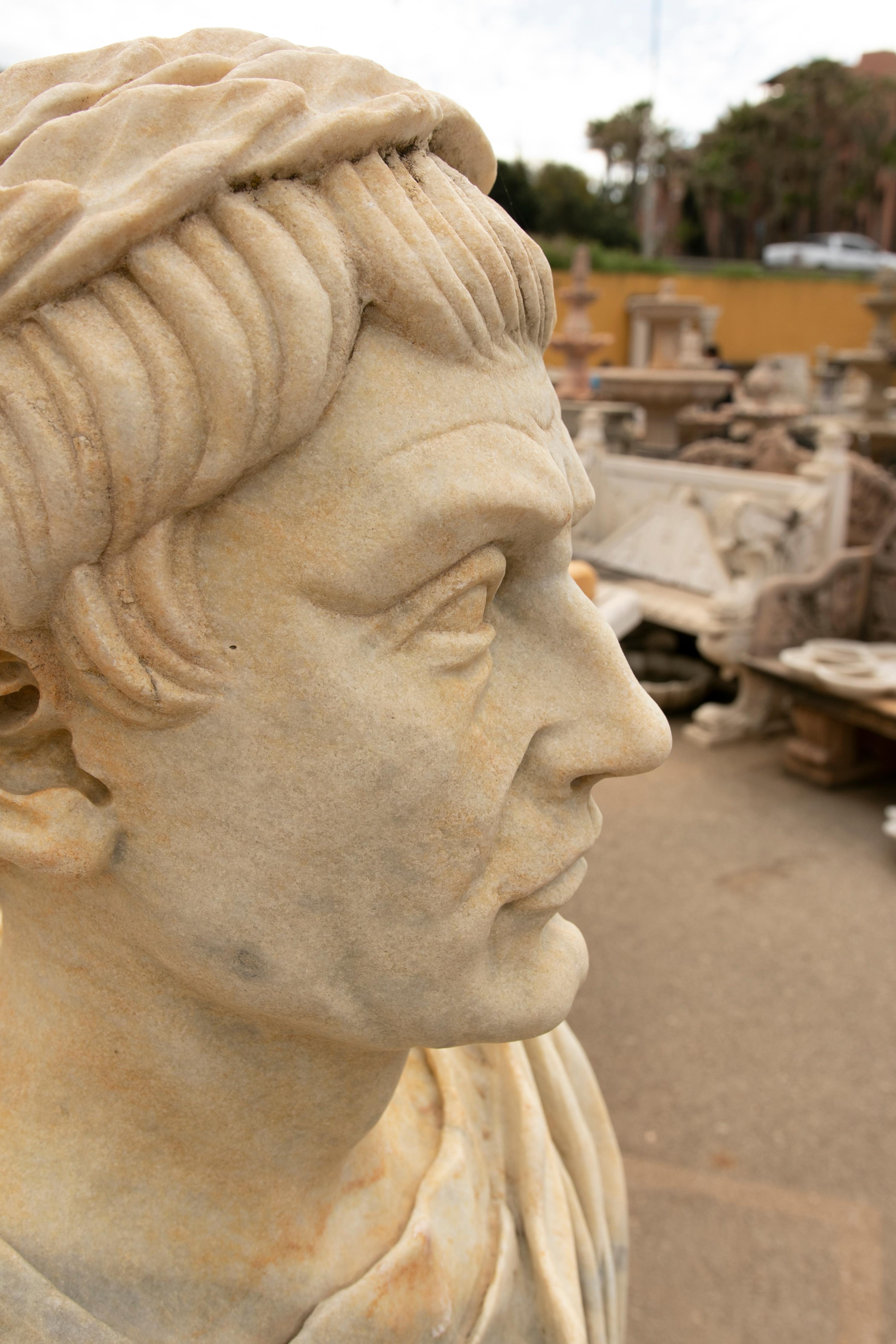 Spanish Neoclassical Style Hand Carved Aged White Marble Bust of Juiious Caesar in vendita 7