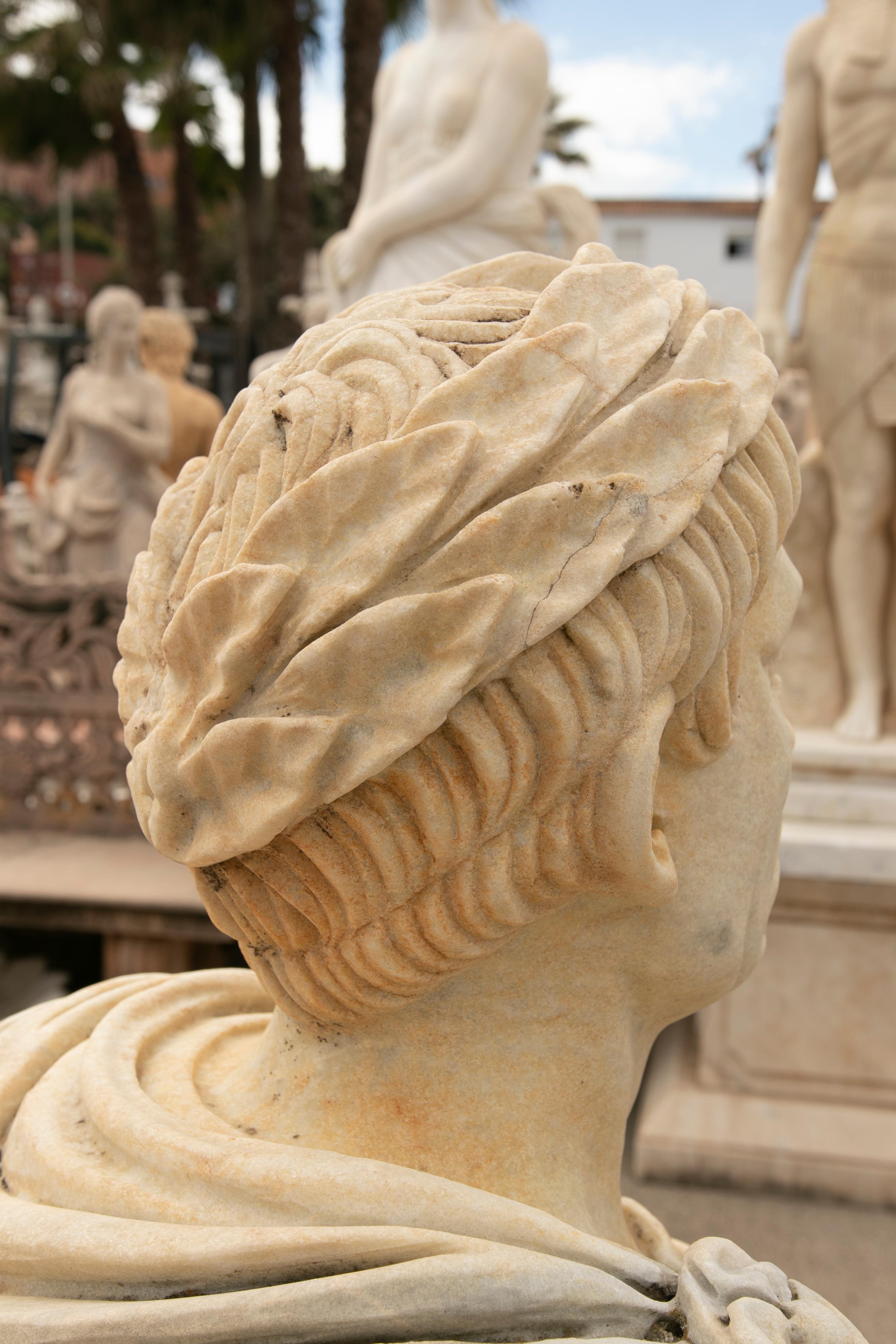Spanish Neoclassical Style Hand Carved Aged White Marble Bust of Juiious Caesar in vendita 10