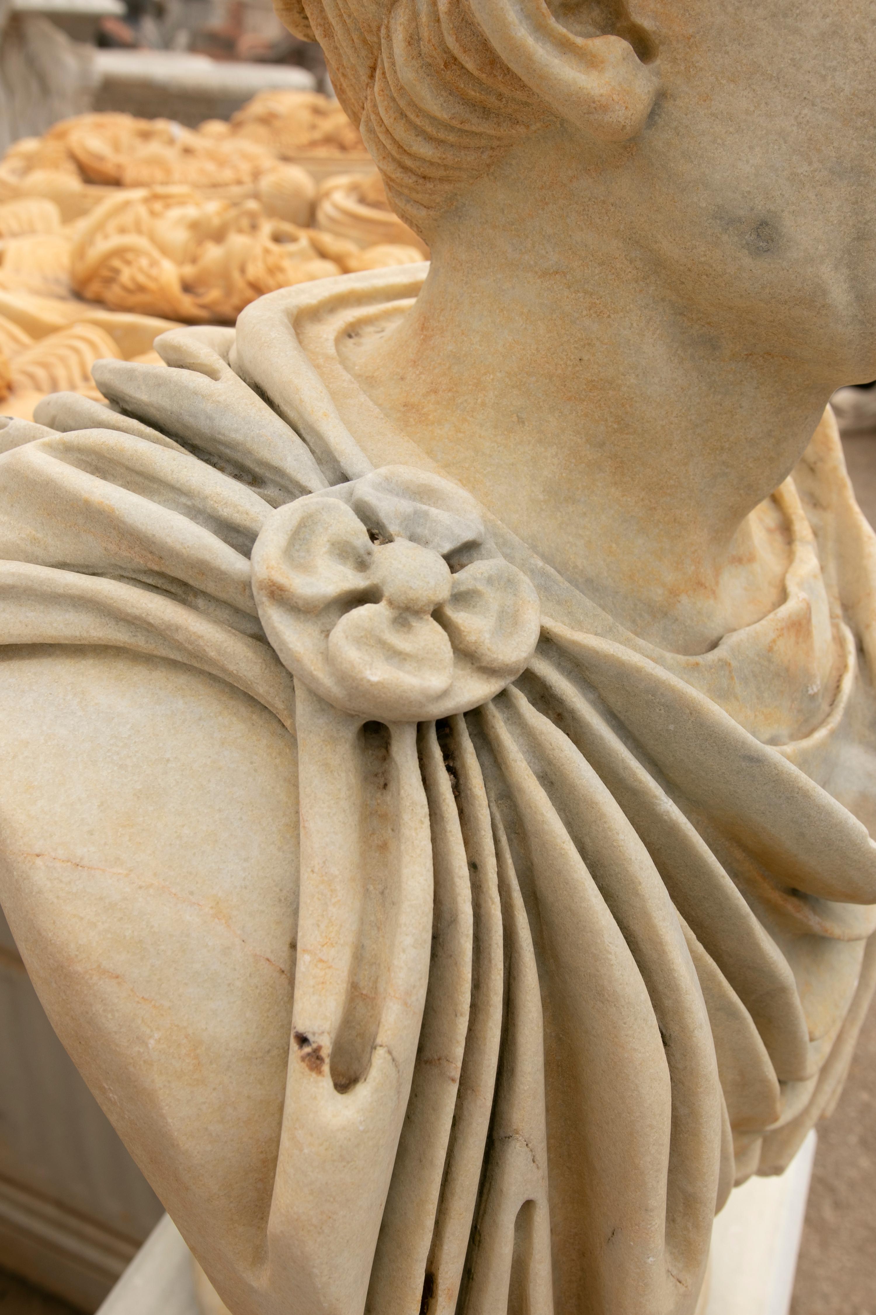 Spanish Neoclassical Style Hand Carved Aged White Marble Bust of Juiious Caesar in vendita 11