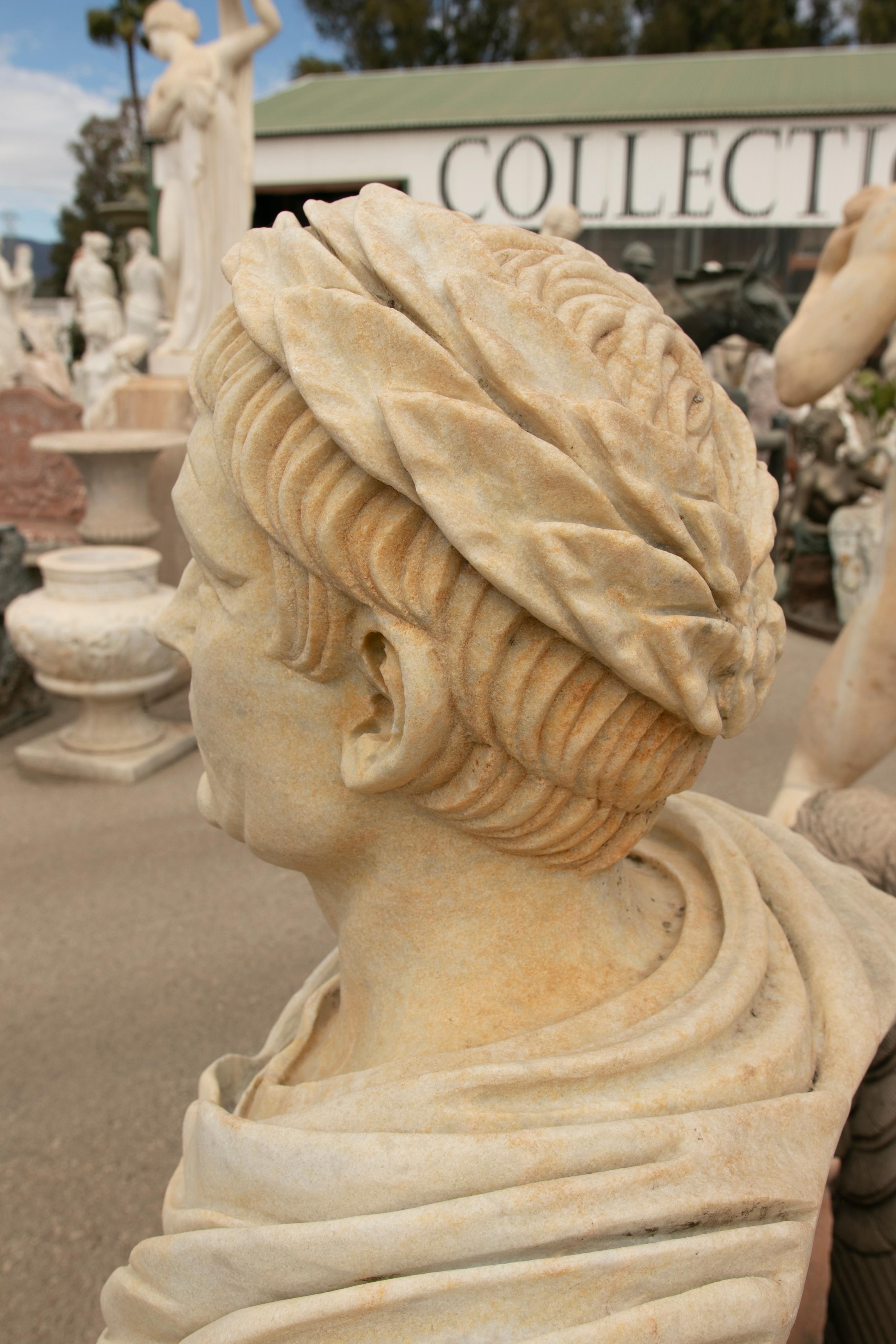 Marmo Spanish Neoclassical Style Hand Carved Aged White Marble Bust of Juiious Caesar in vendita