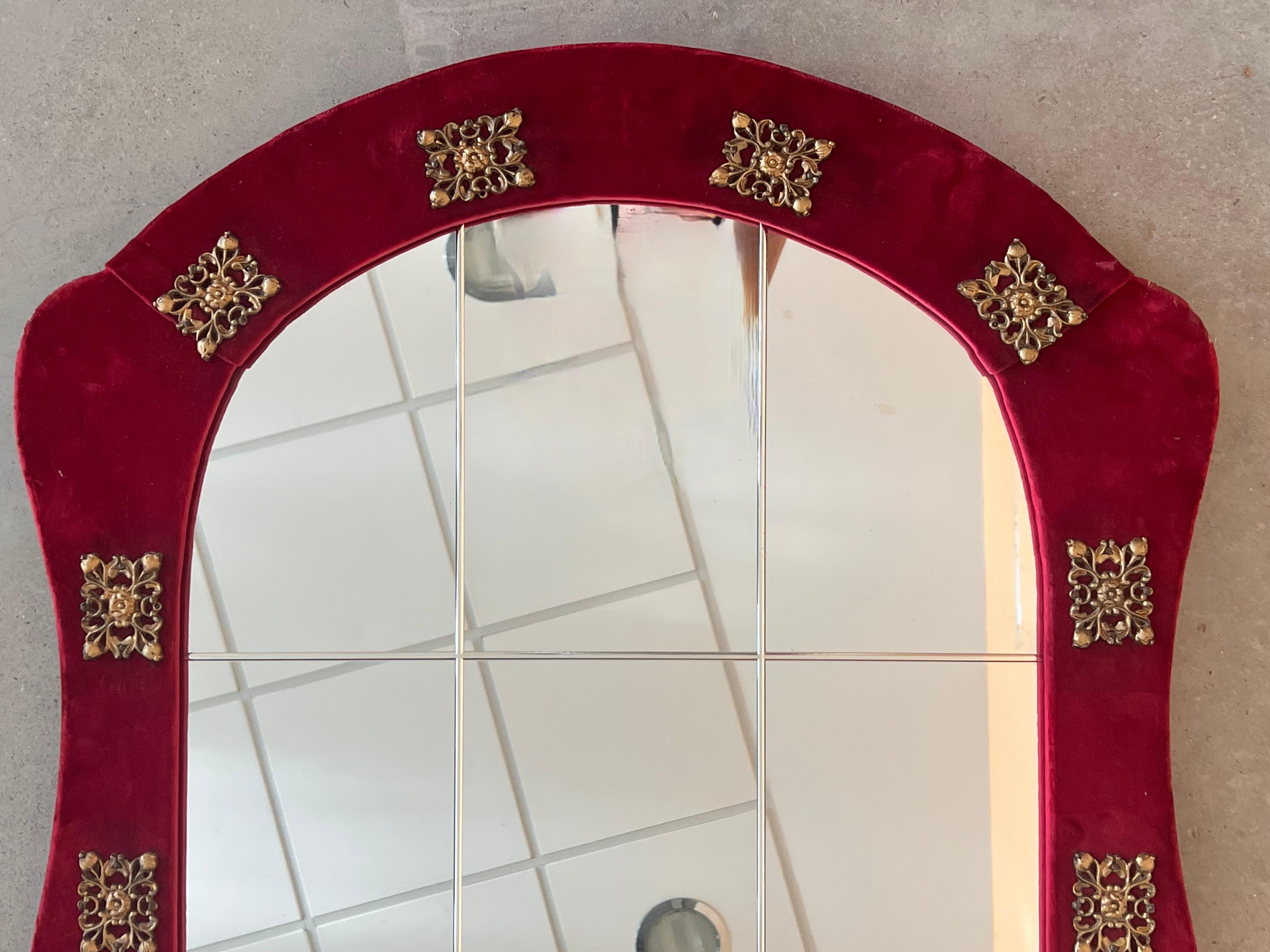 Spanish Neoclassical Wall Mirror with Antique Red Velvet Frame with bronze  For Sale 1