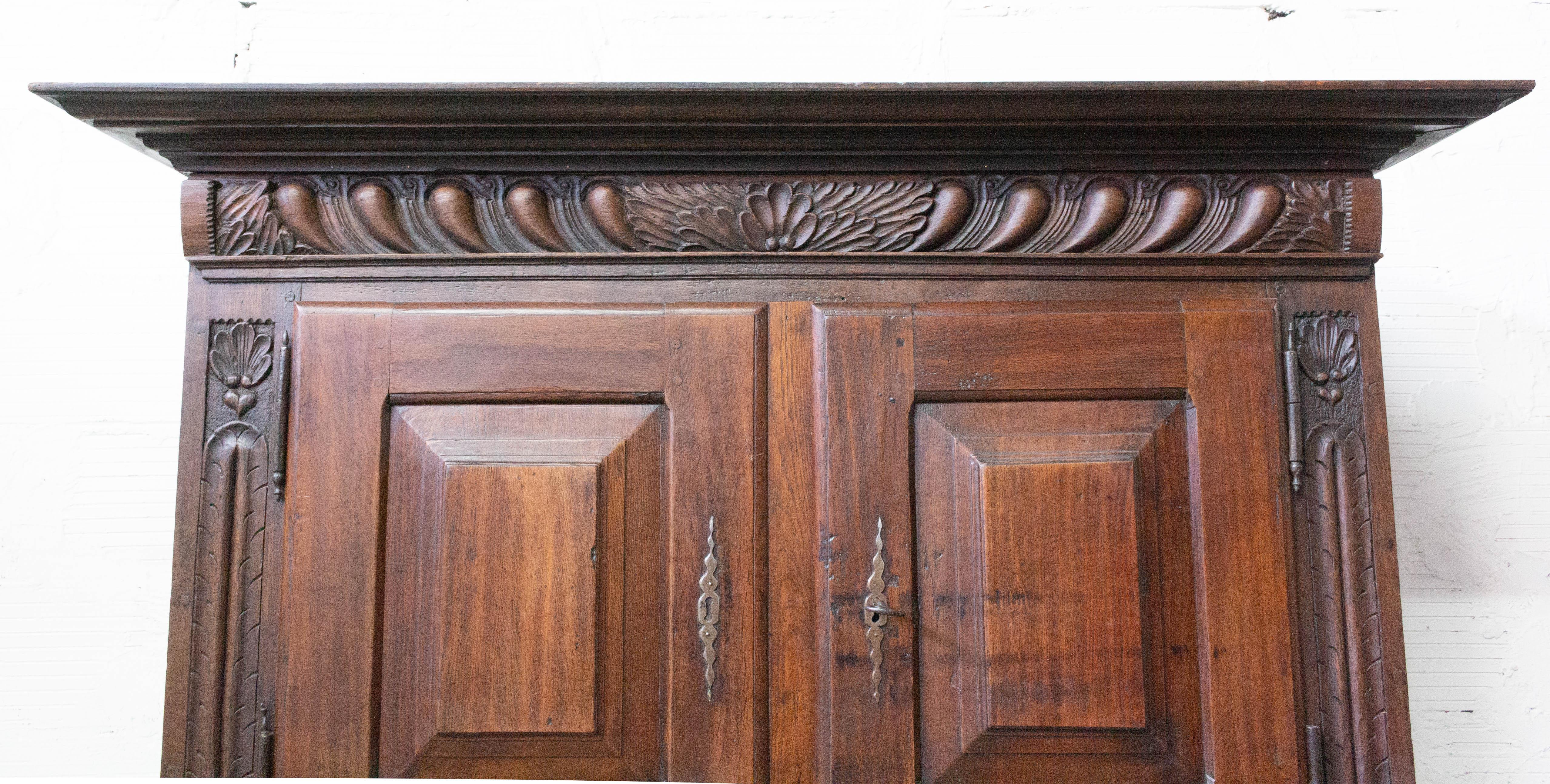 Spagnolo Cabinet Deux Corps in Oak spagnolo Buffet in stile gotico-revival, fine XIX secolo in vendita