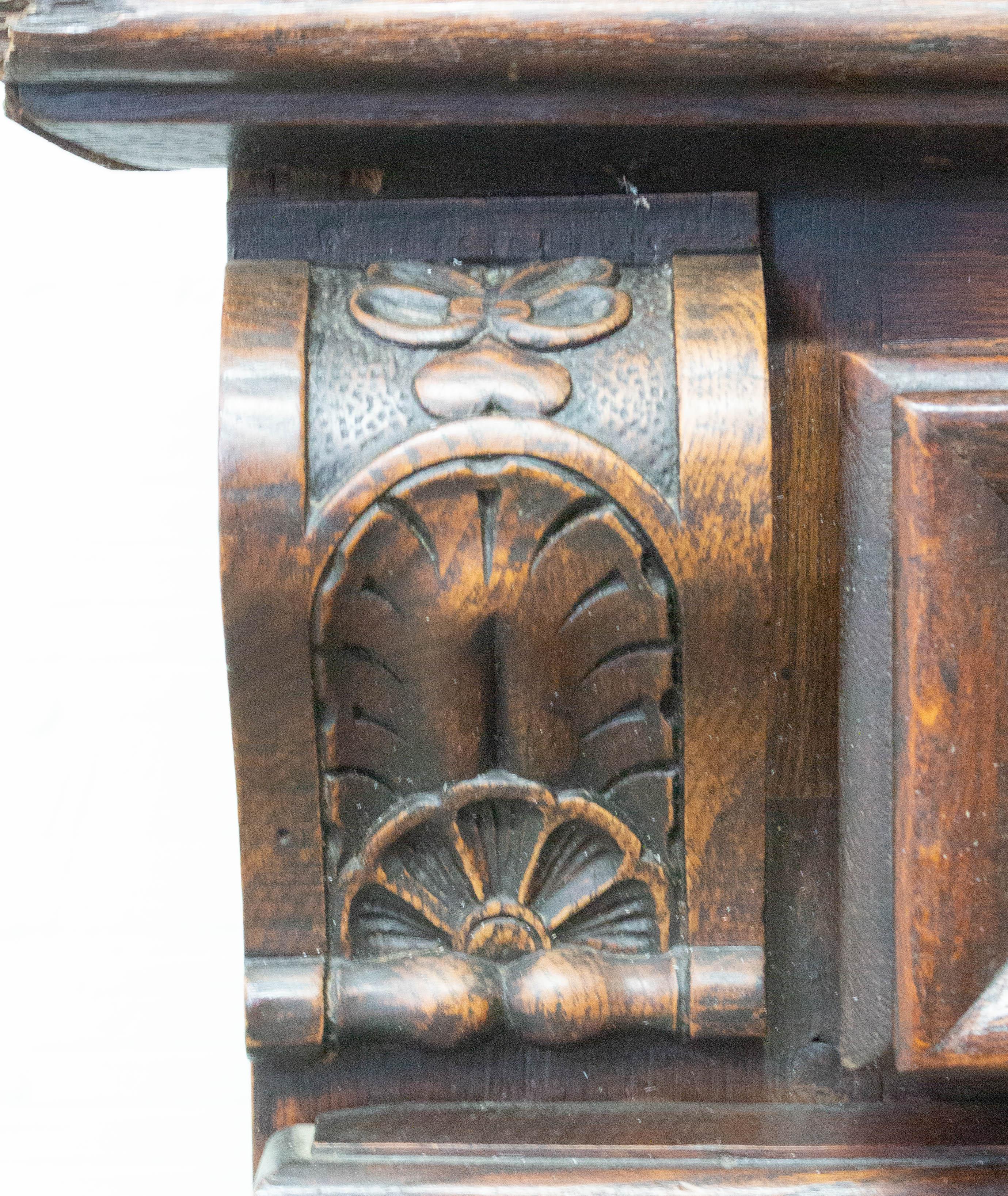 Spanish Oak Cabinet Deux Corps Buffet Gothic Revival, Late 19th Century In Good Condition For Sale In Labrit, Landes