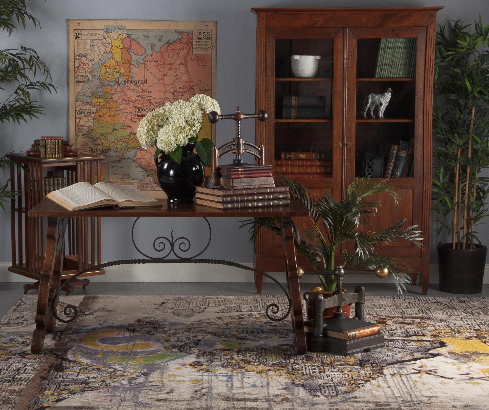 Spanish Oak Console Table with Iron Stretcher, Early 1900s 4