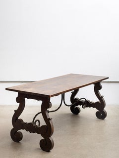 Spanischer Eichenbock-Esstisch mit eisernen Streckern