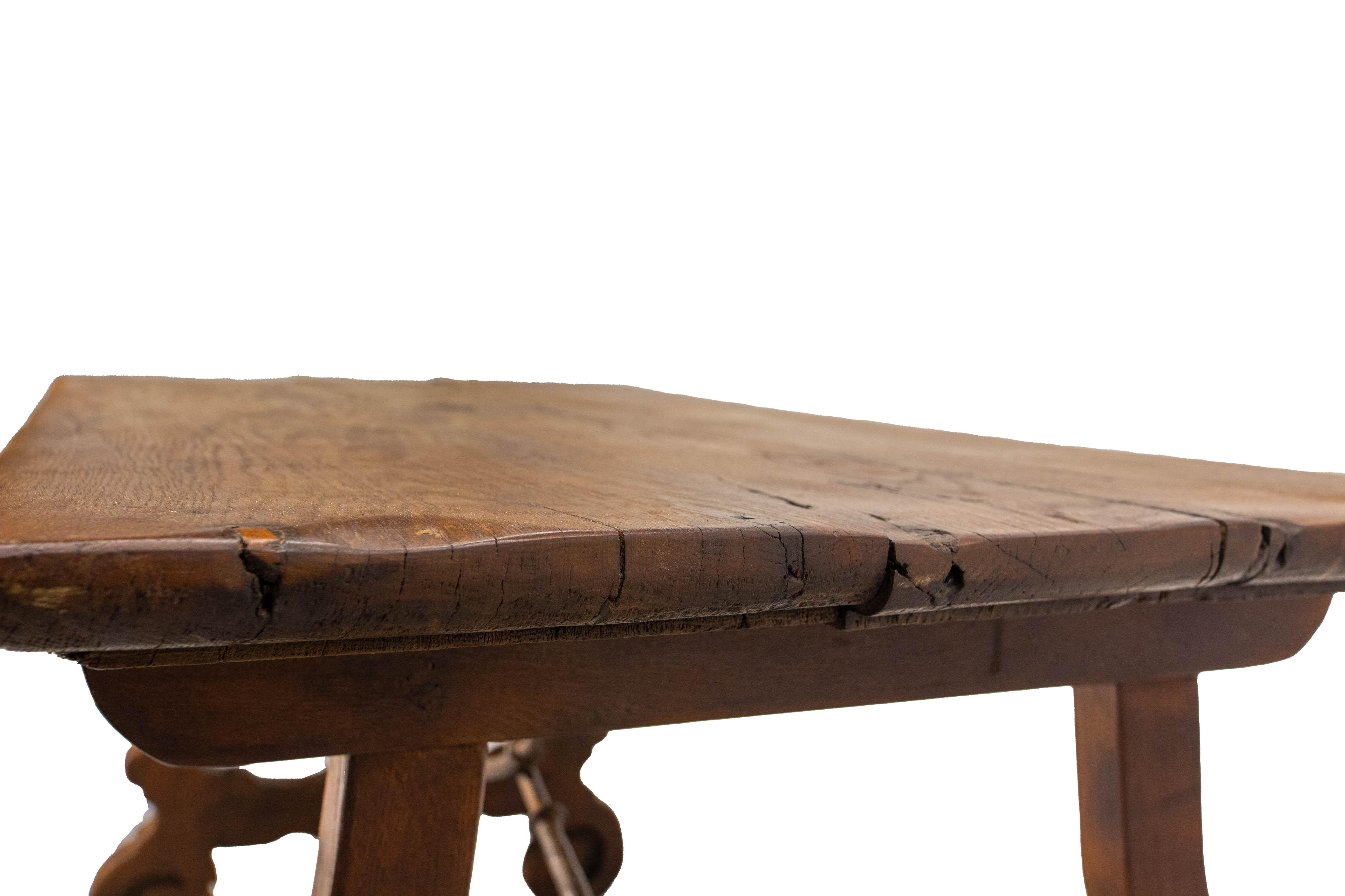 Table de salle à manger en chêne espagnol et fer forgé Fin du 19e siècle en vente 6