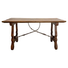 Mesa de comedor española de roble y hierro forjado Finales del siglo XIX