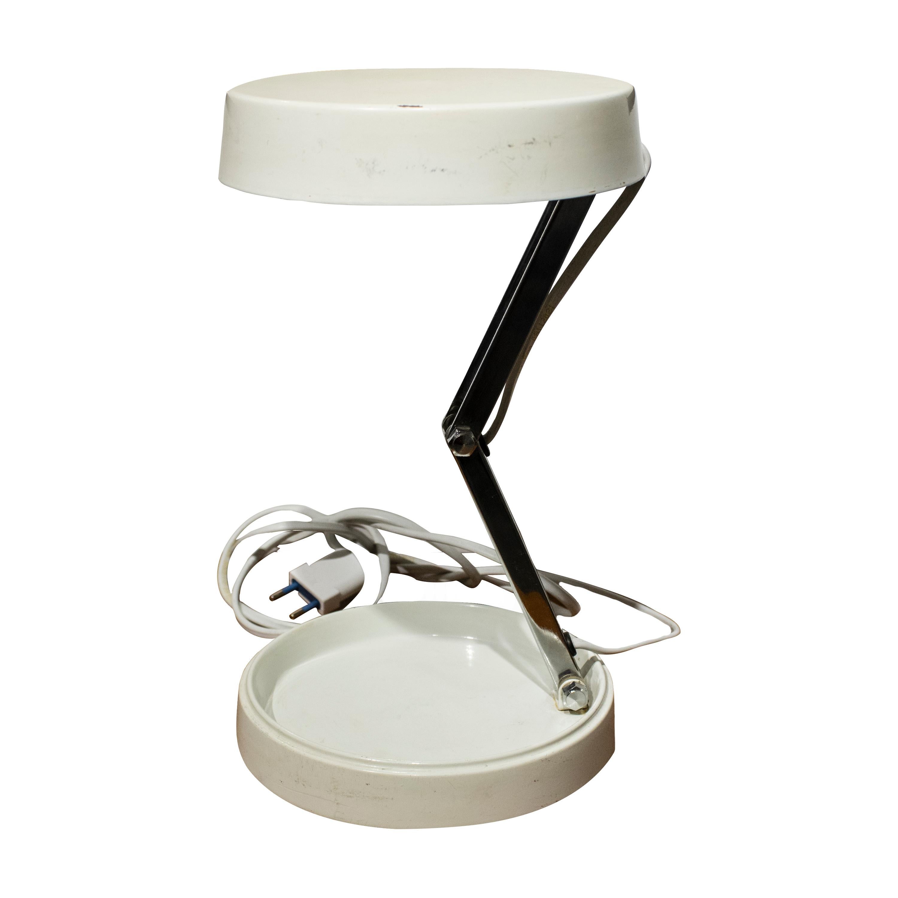 Lacquered Spanish Off-White Short Model Table Lamp By Enrique Aparicio For G.E.I. , 1960. For Sale
