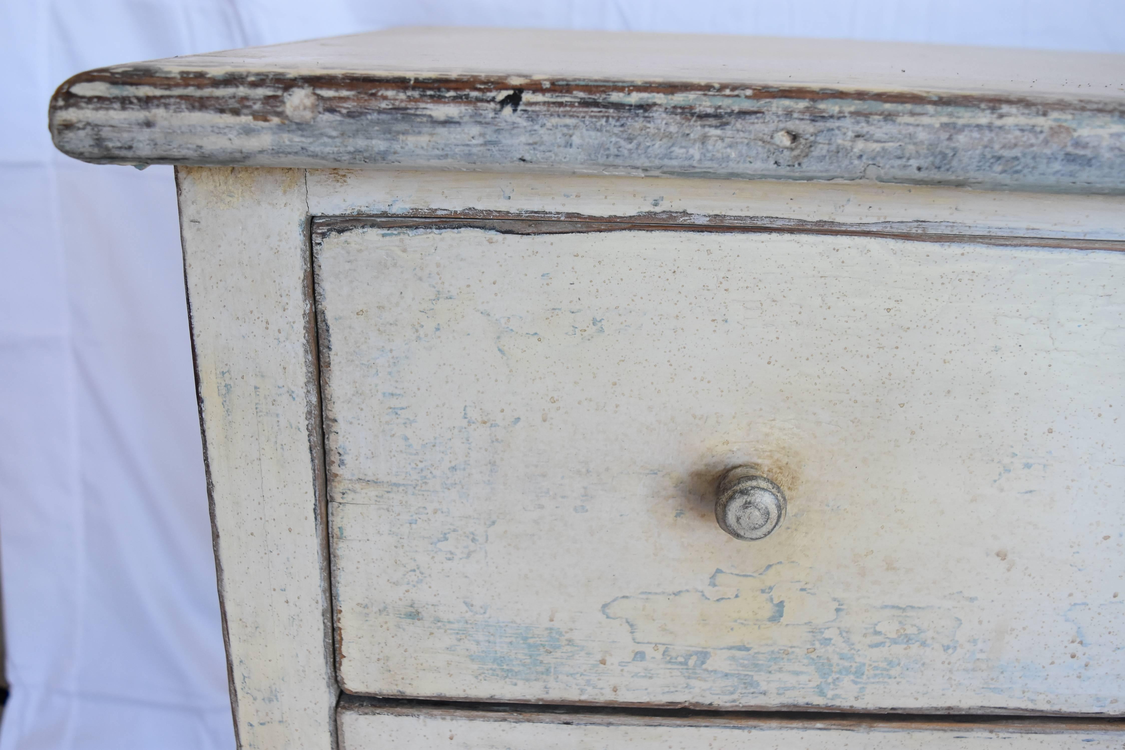 Spanish Painted Pair Blue under Cream Three-Drawer Chests In Good Condition In Houston, TX