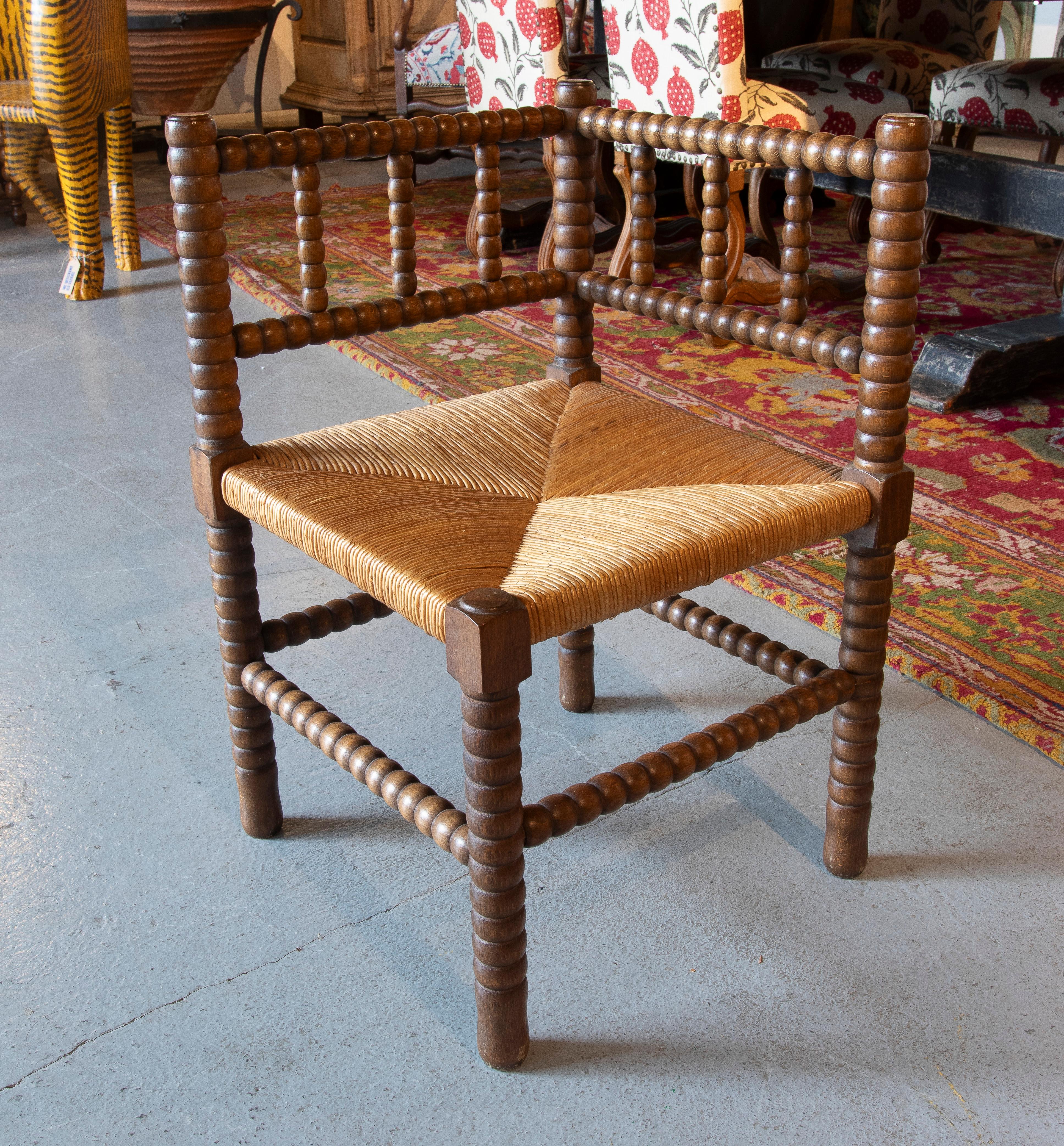Spanish Pair of Corner Chairs in Turned Wood and Bulrush Seat 1