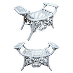 Paire de tabourets espagnols en osier laqu de couleur bleue, fabriqus  la main