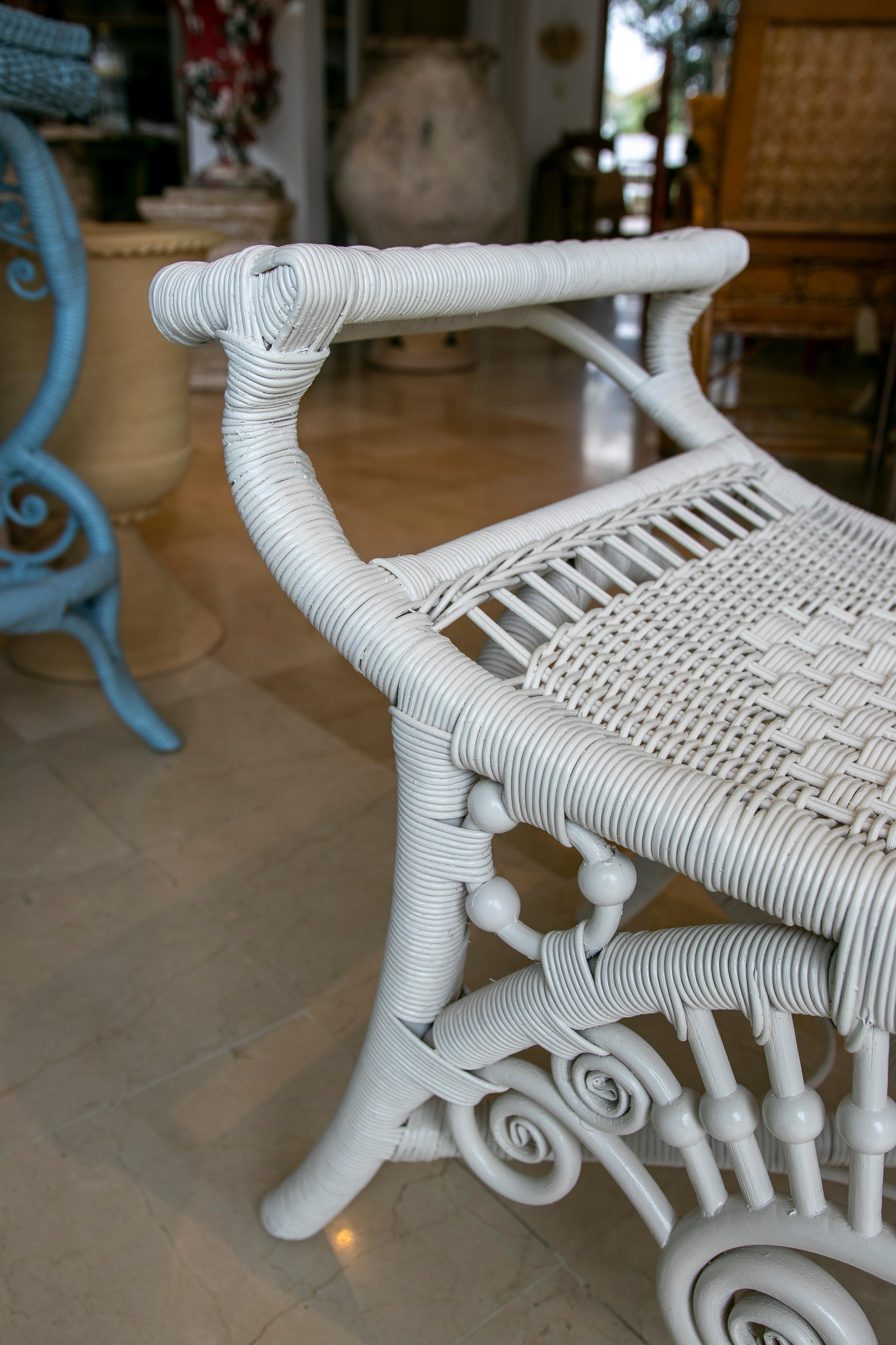 Spanish Pair of Handmade Wicker Stools Lacquered in White Colour For Sale 9