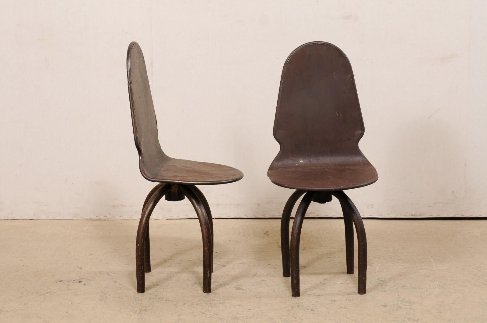 Spanish Pair of Iron Swivel Chairs on Spider-Style Legs, Industrial-Chic For Sale 4