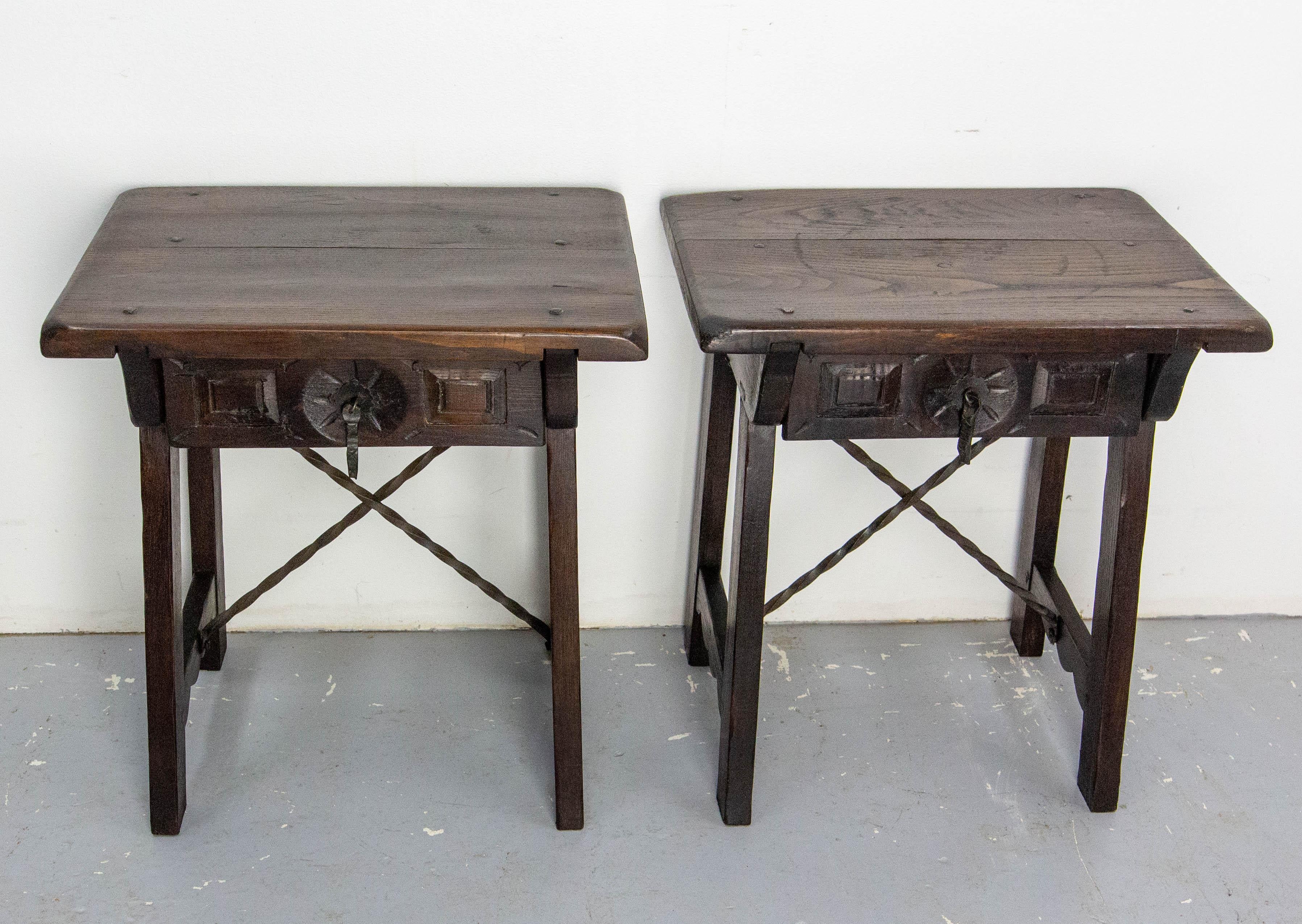Pair of spanish nightstands, bedside tables
chestnut and wrought iron.
One drawer.
Good original condition

Shipping:
65 / 44 / 47 cm 11.2 kg