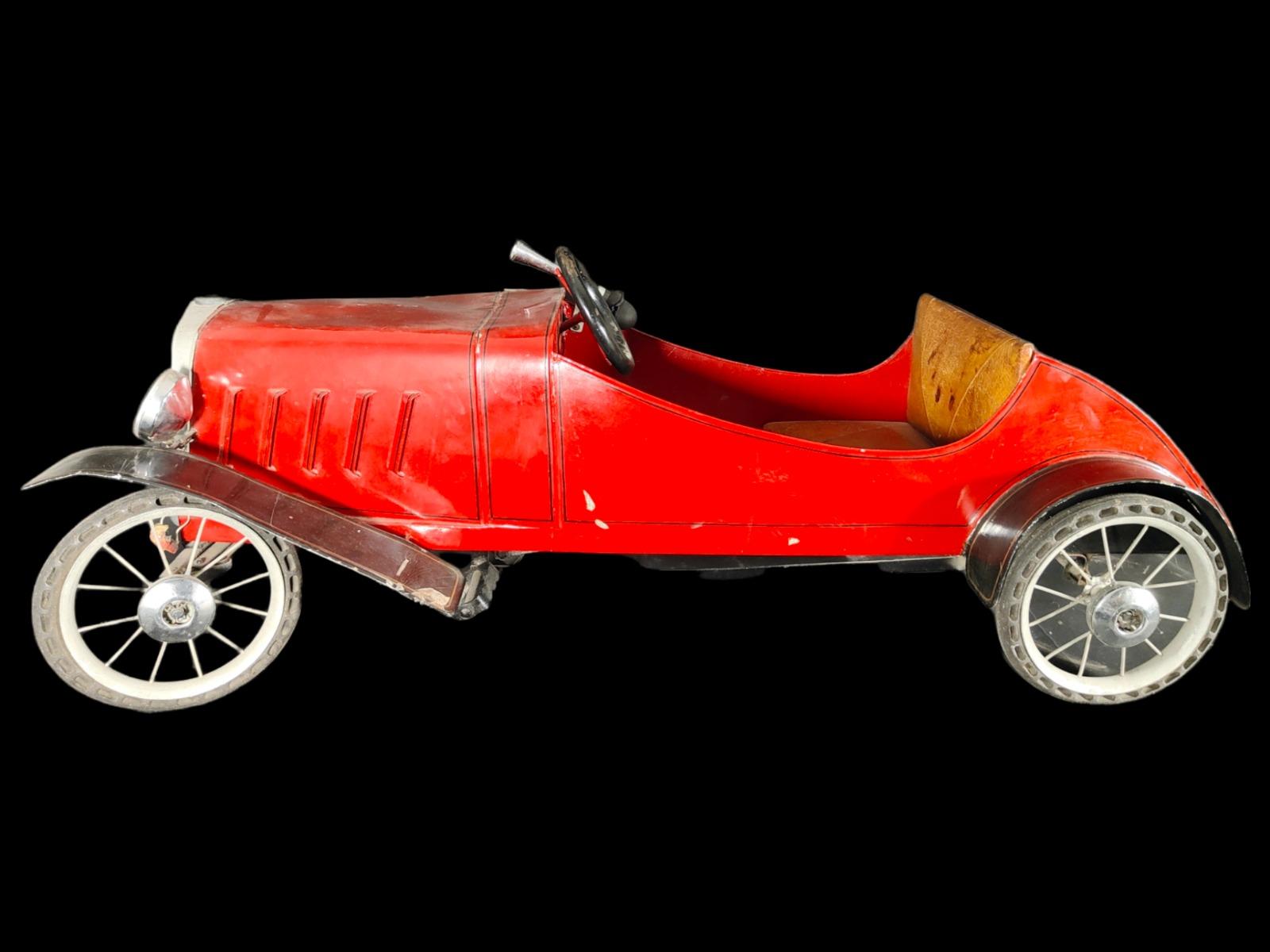 Spanish Pedal Car from the 30s, Denia  In Good Condition For Sale In Madrid, ES