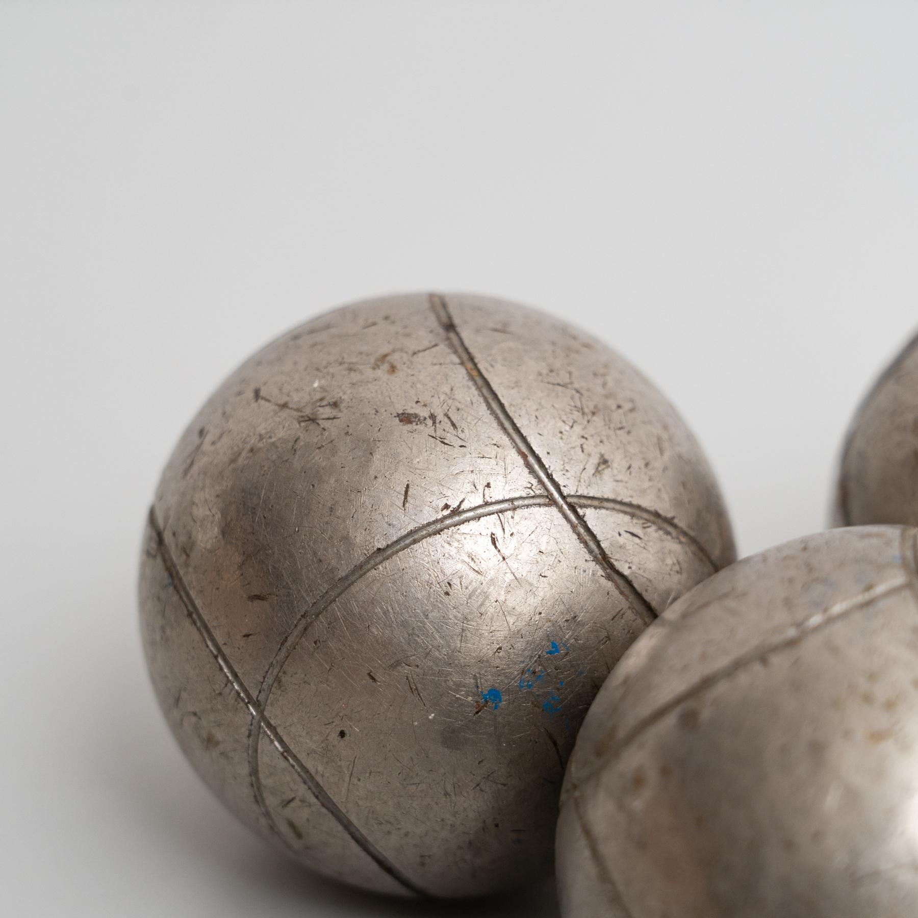 Mid-20th Century Spanish Petanque Balls - Early 20th Century Set For Sale