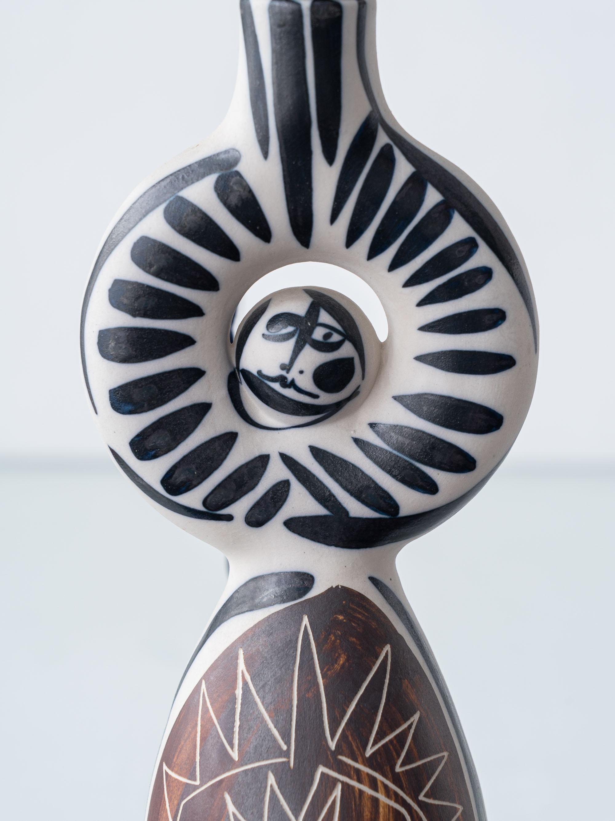 Etched Spanish Picasso-style Otero Regal Figural Ceramic Table Lamp For Sale