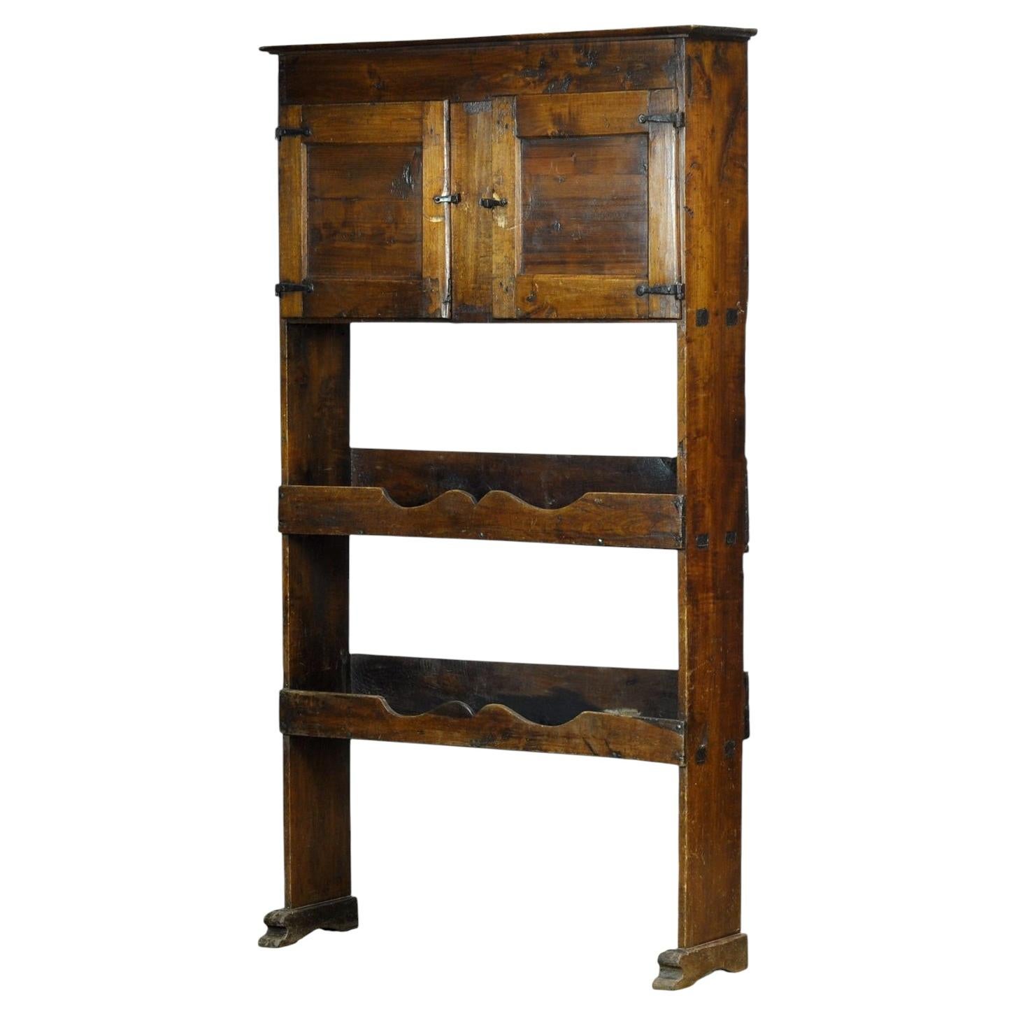 Mueble de cocina de pino español, hacia 1850 en venta