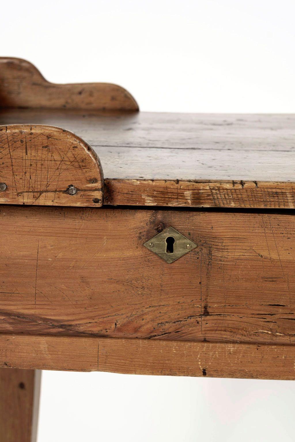 Spanish Pine Side Table (Französische Provence)
