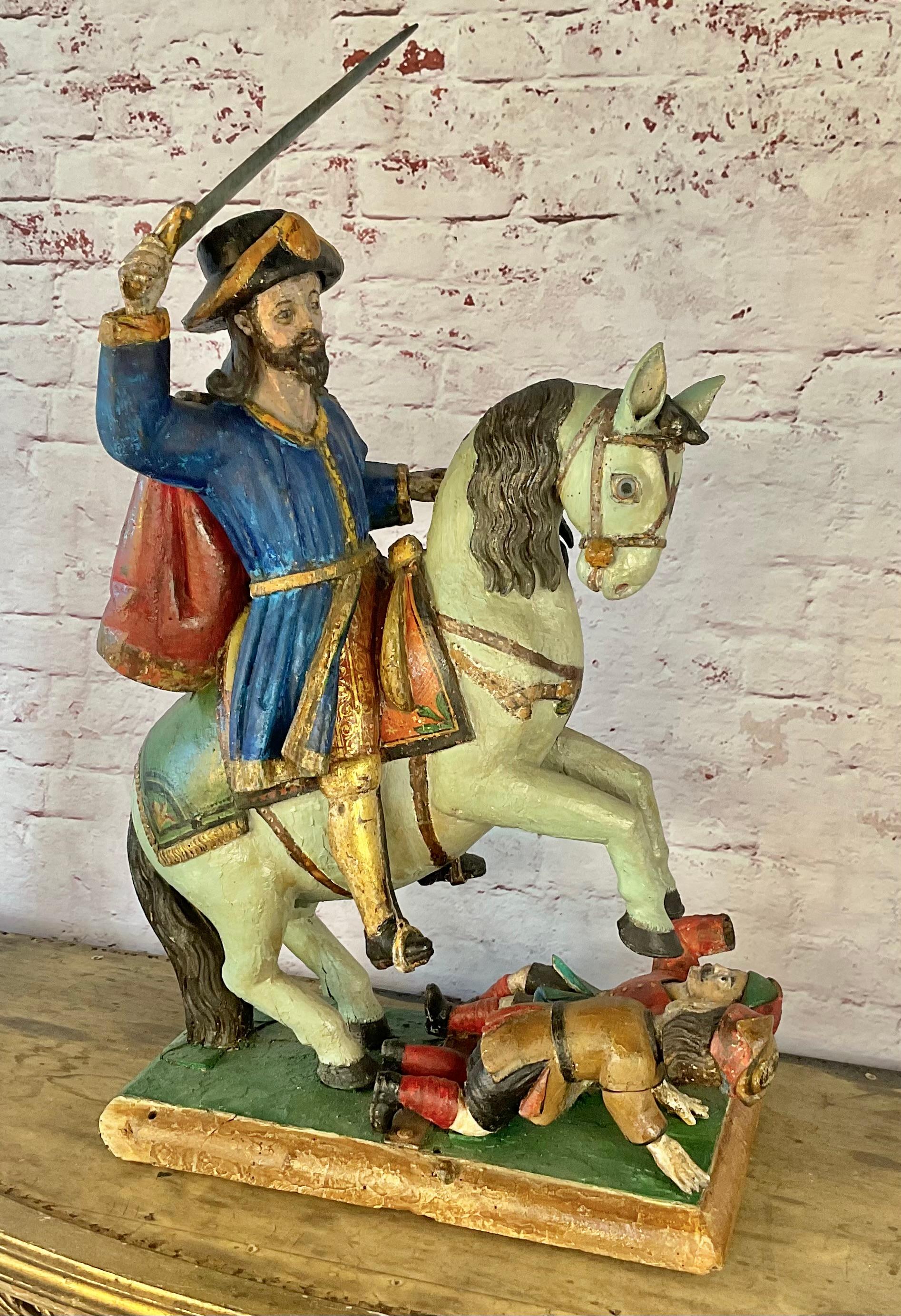 Sculpture espagnole en bois polychrome représentant Santiago Matamoros en vente 3