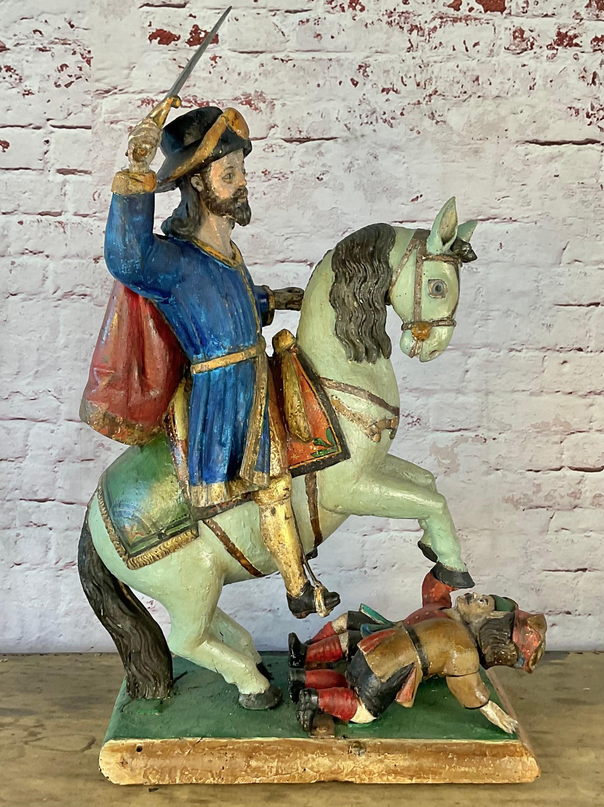 Sculpture espagnole en bois polychrome représentant Santiago Matamoros en vente 4