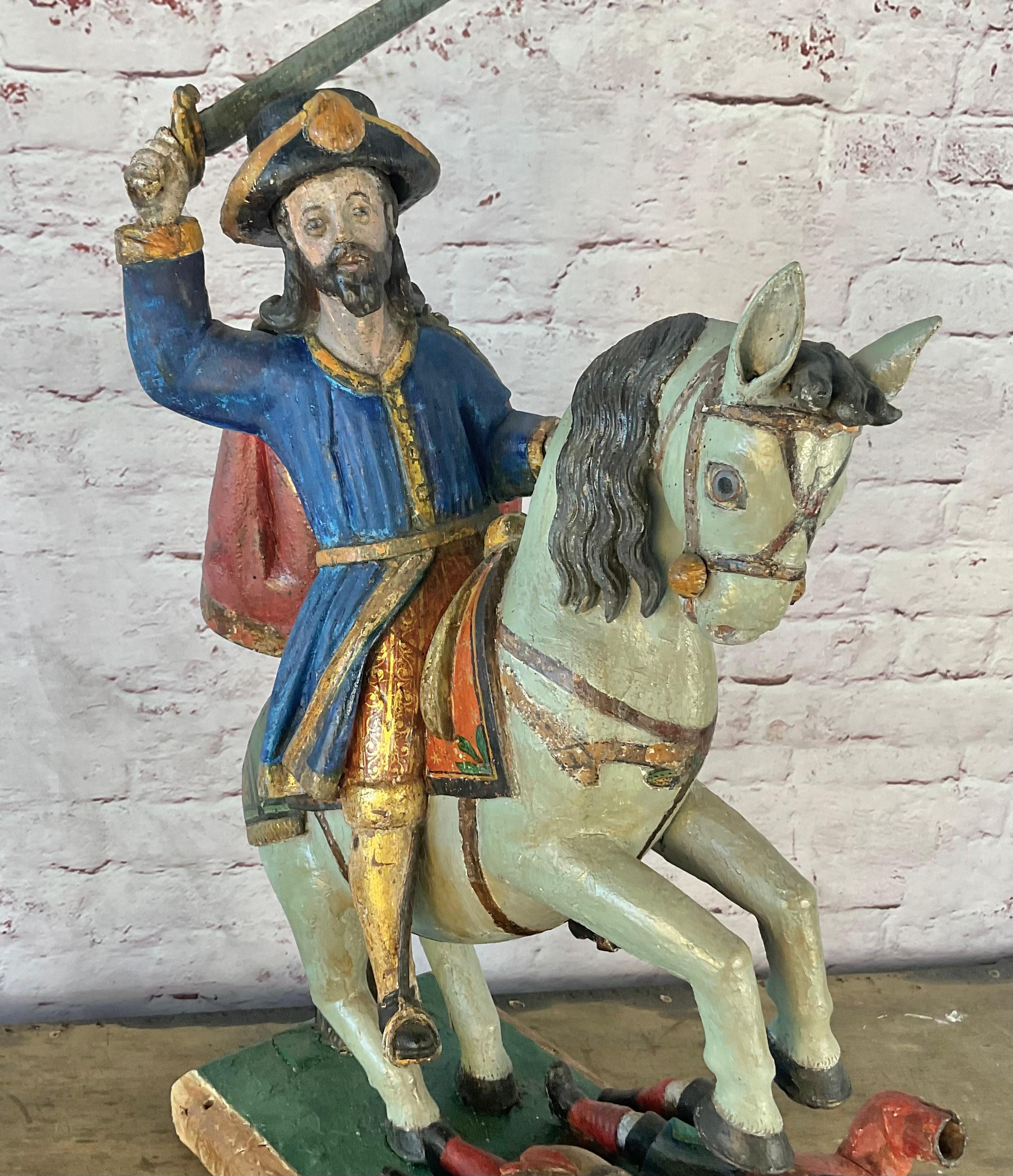 Sculpture espagnole en bois polychrome représentant Santiago Matamoros en vente 7