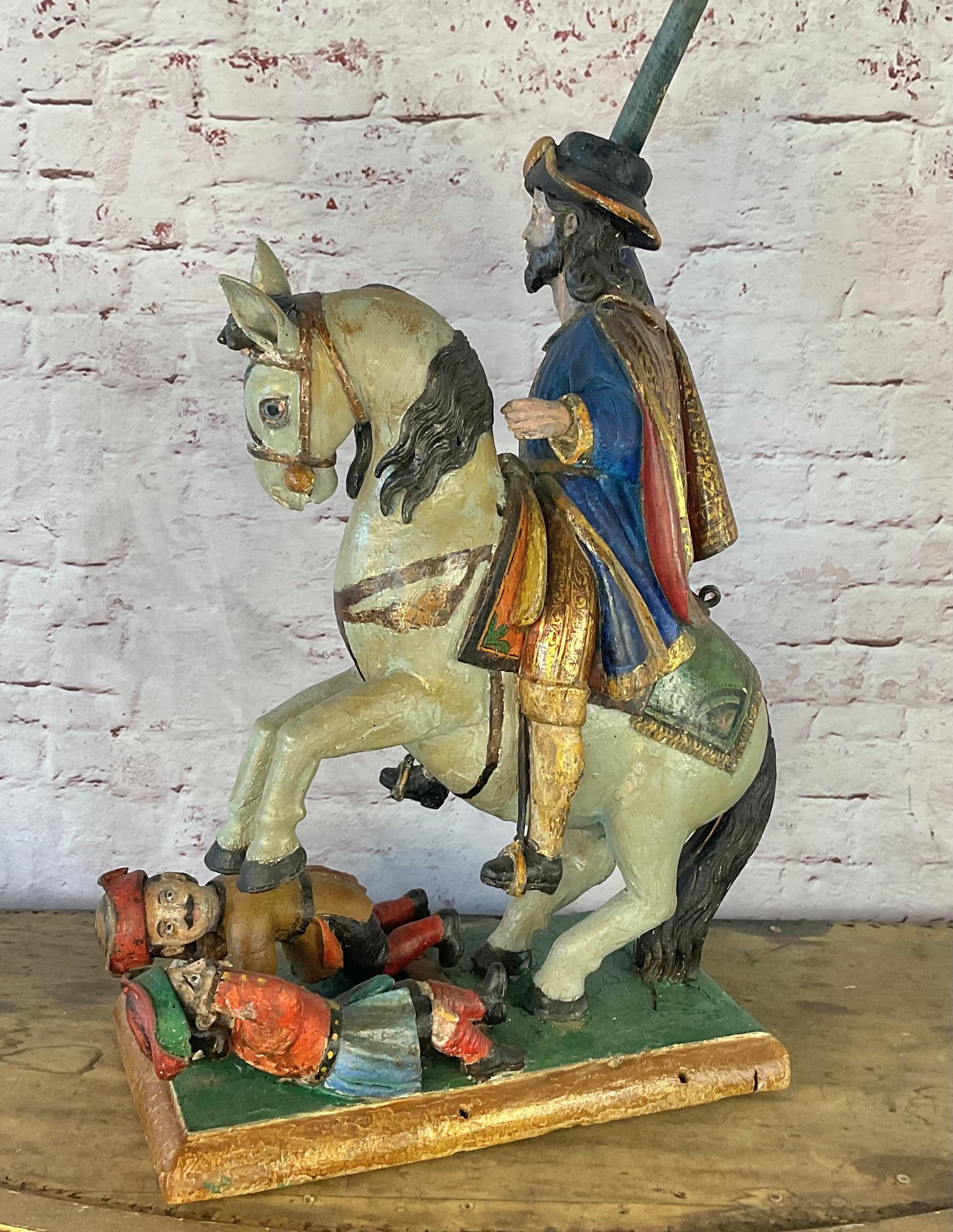 Sculpture espagnole en bois polychrome représentant Santiago Matamoros en vente 8
