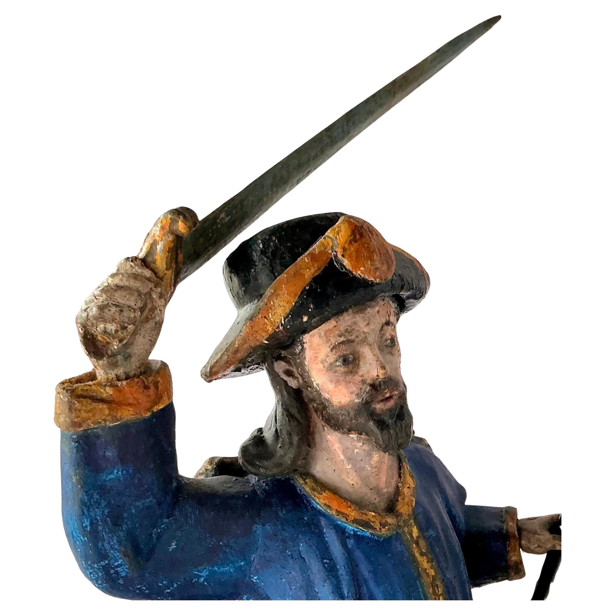 Colonial espagnol Sculpture espagnole en bois polychrome représentant Santiago Matamoros en vente