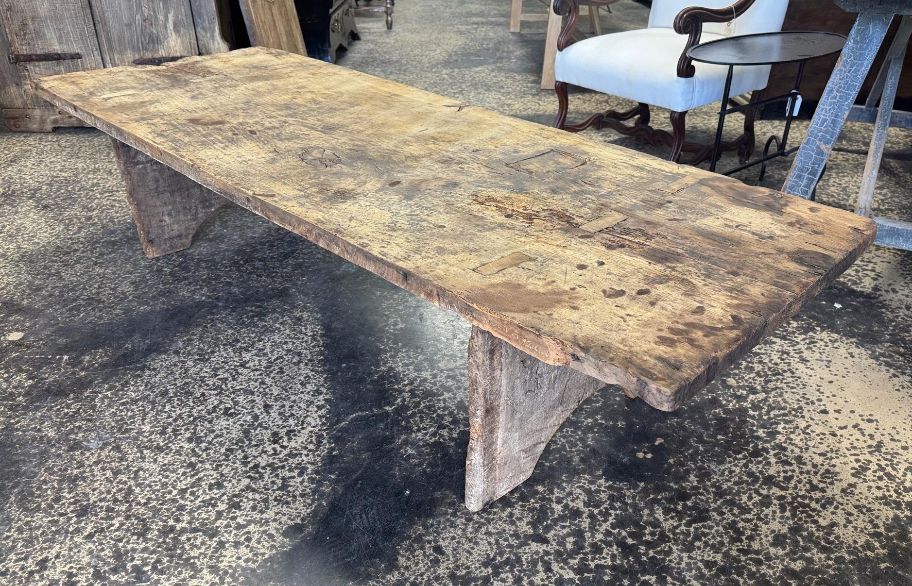 Spanish Primitive Coffee Table - Table Basse In Good Condition For Sale In Round Top, TX