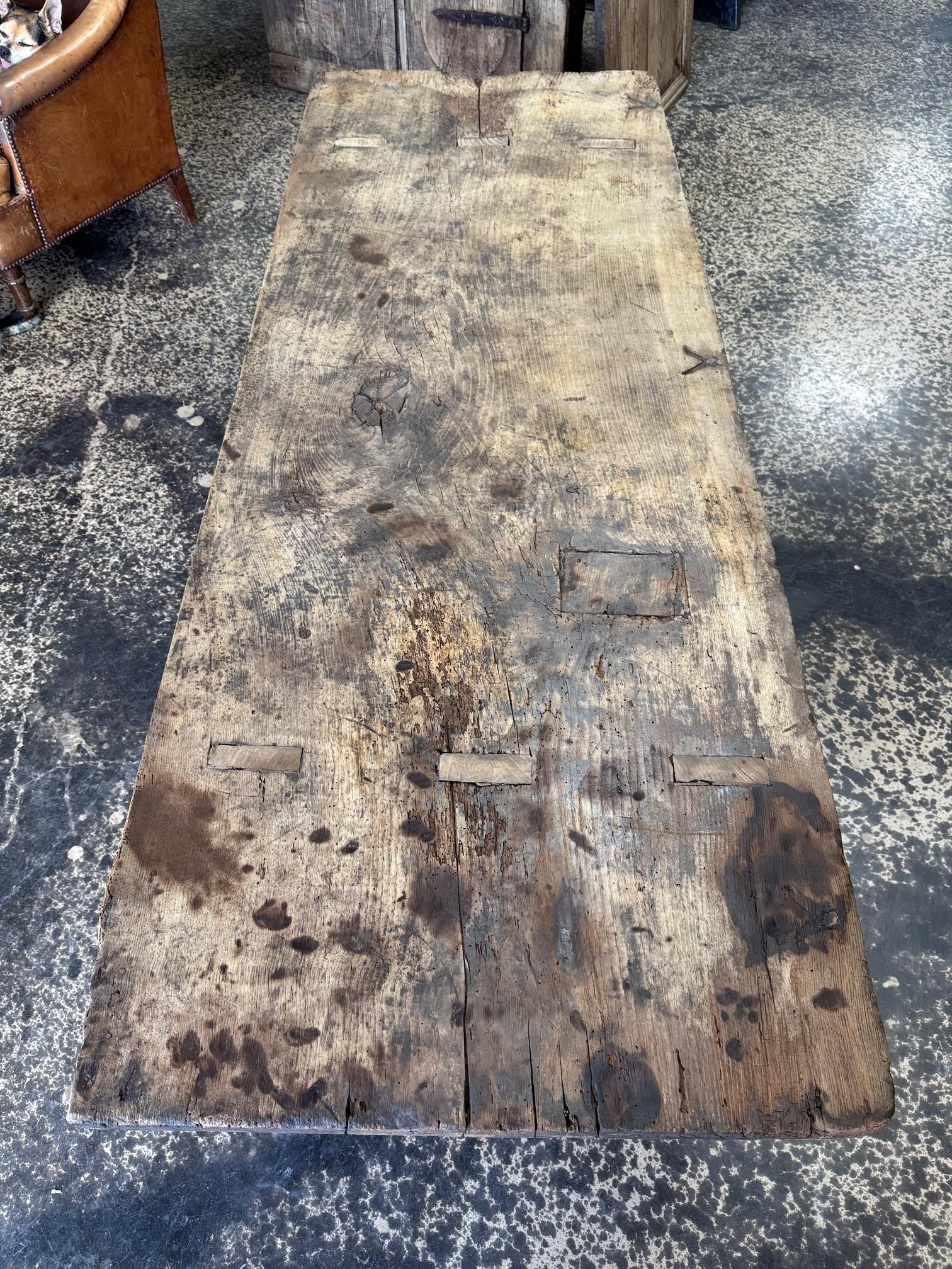 Spanish Primitive Coffee Table - Table Basse For Sale 3