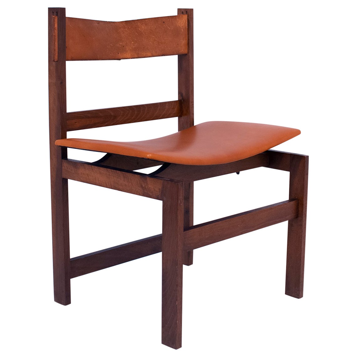 Chaise syle espagnole rationaliste en bois et cuir en vente