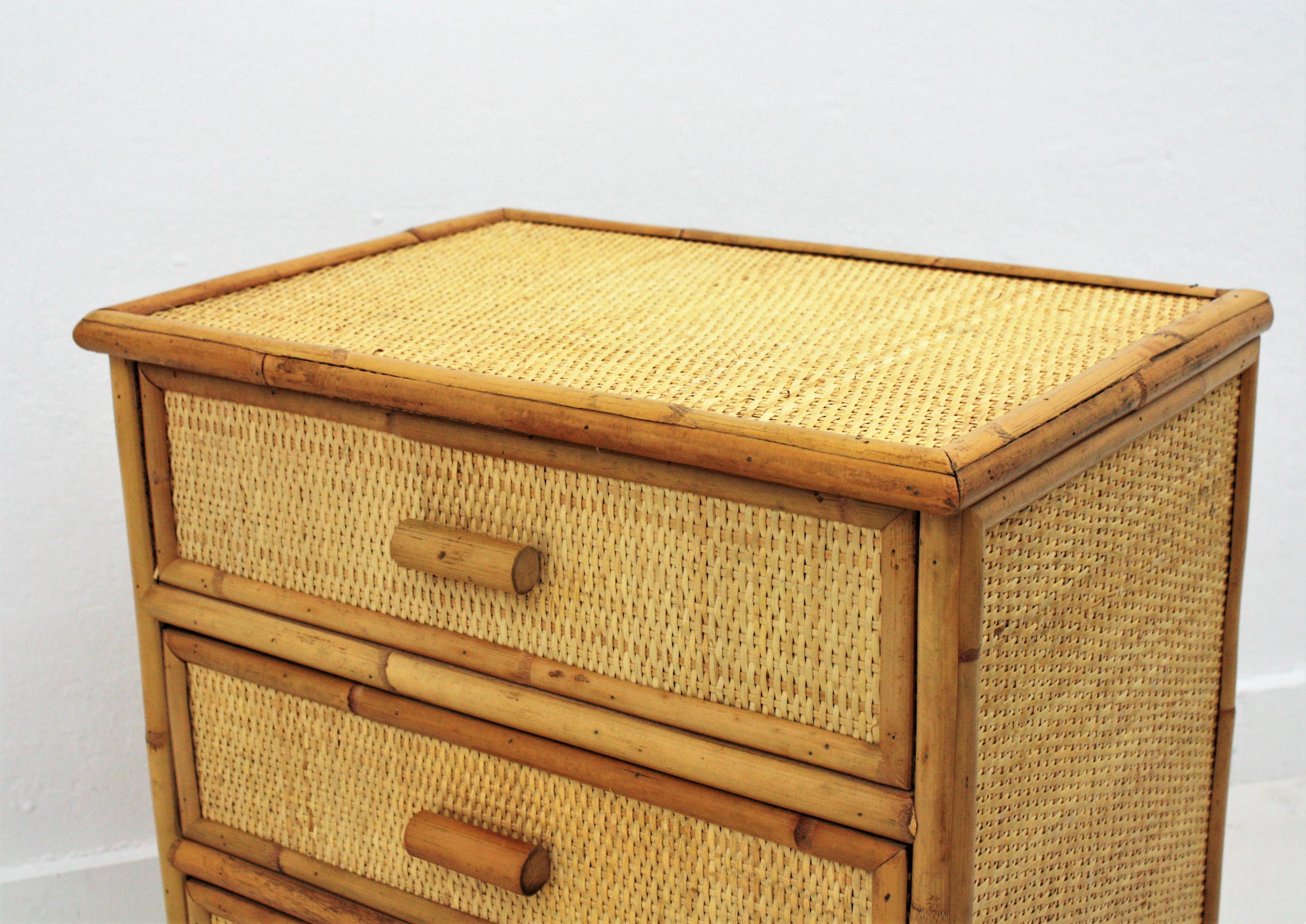 Spanish Three-Drawer Chest, End Table or nightstand in Rattan and Bamboo, 1970s In Good Condition In Barcelona, ES