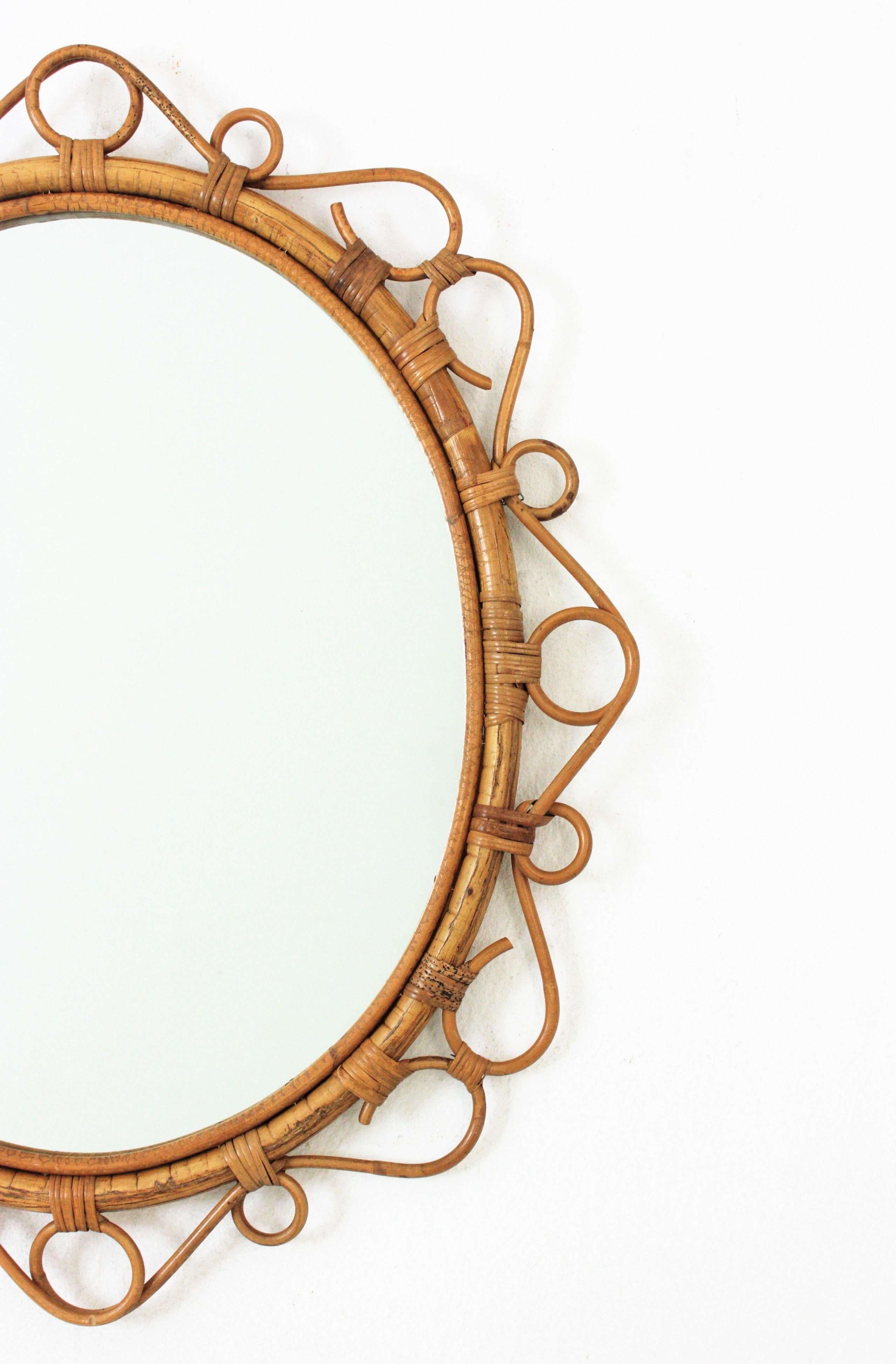 Miroir ovale espagnol en bambou et rotin, années 1960 Bon état à Barcelona, ES