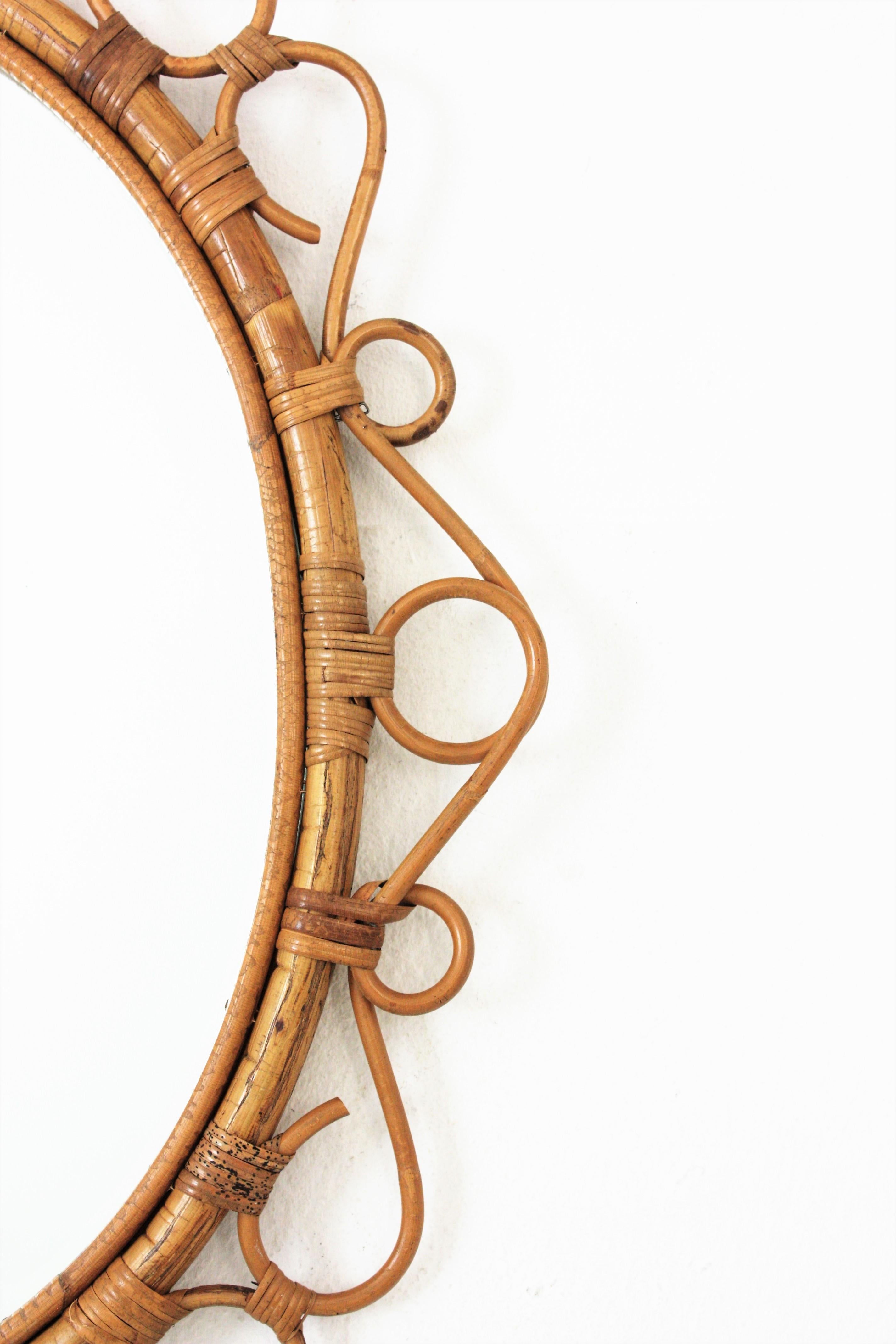 20ième siècle Miroir ovale espagnol en bambou et rotin, années 1960