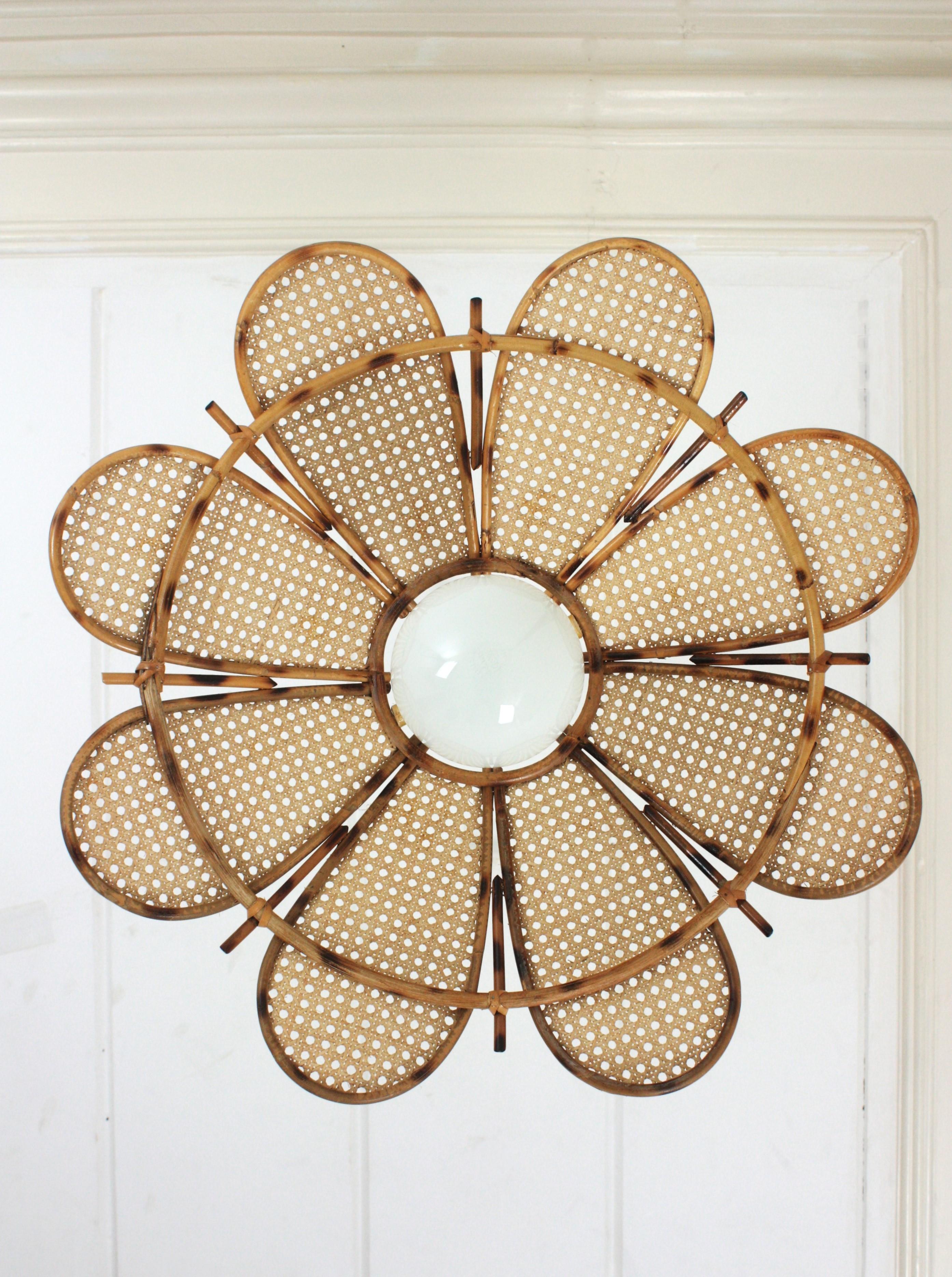Spanish Rattan Flower Shaped Large Pendant Hanging Light / Lantern For Sale 2