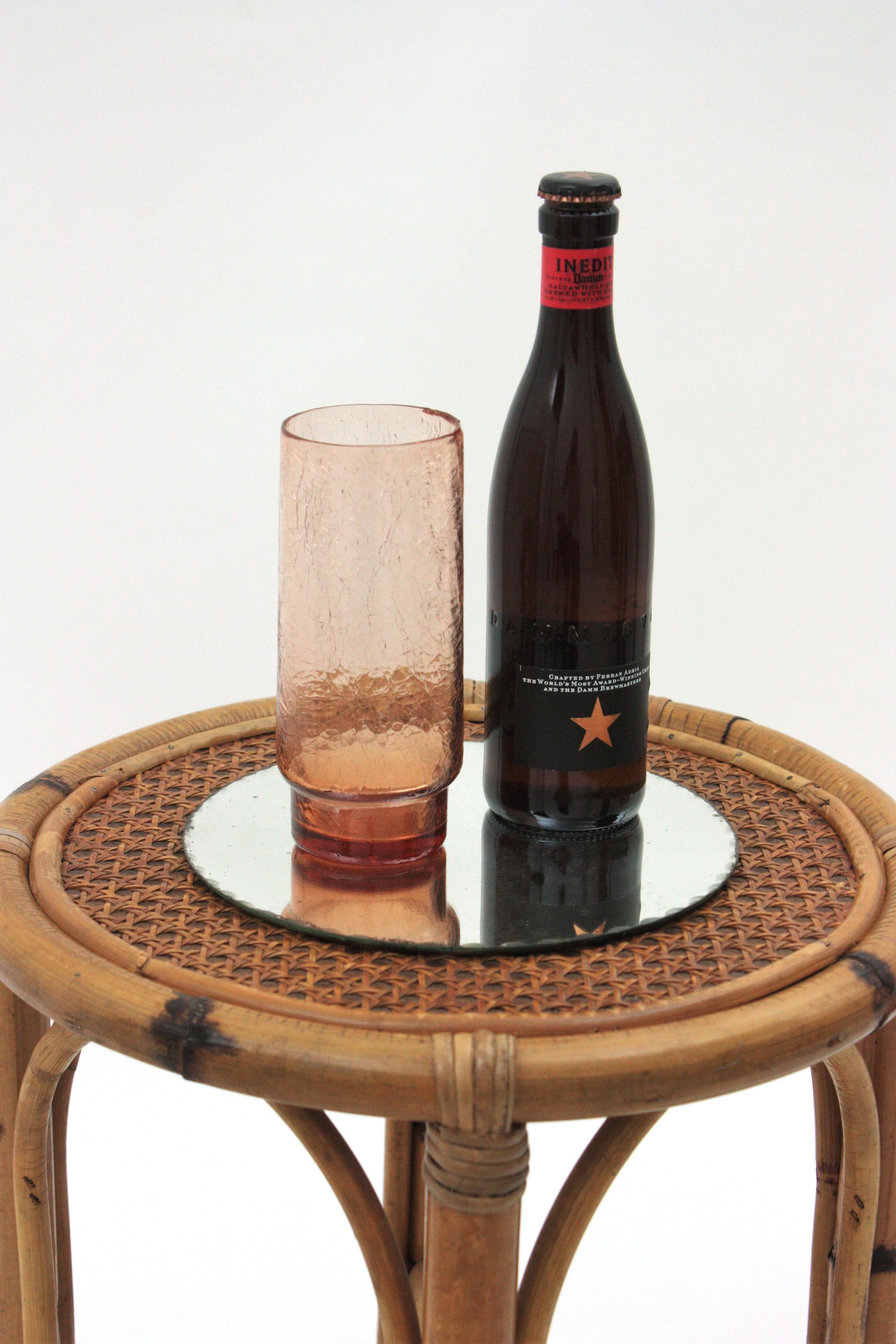 Spanischer runder Hocker/Beistelltisch aus Rattan mit Schilfrohrplatte, 1950er Jahre im Angebot 2