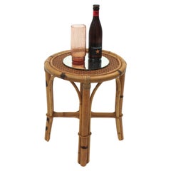 Spanischer runder Hocker/Beistelltisch aus Rattan mit Schilfrohrplatte, 1950er Jahre