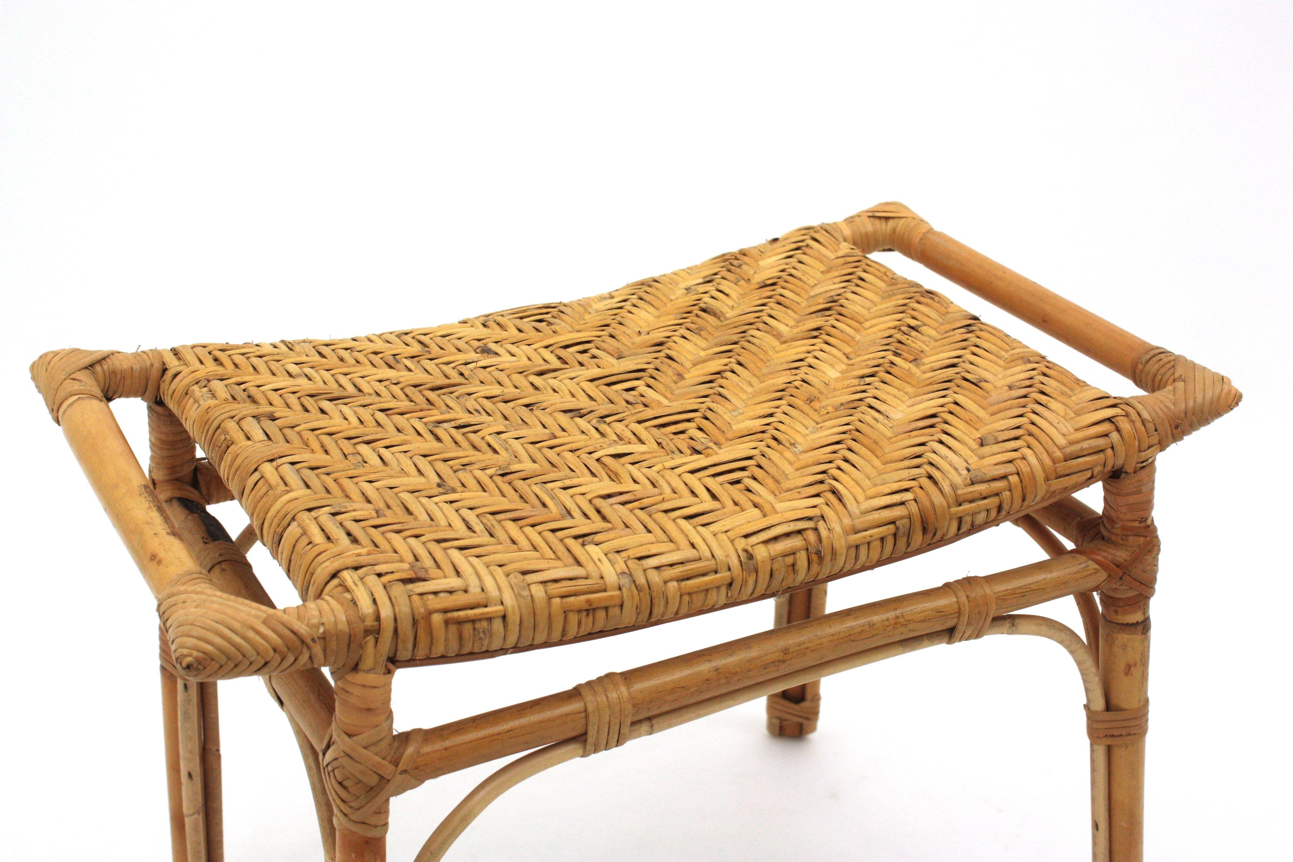 Spanish Rattan Stool or Small Bench with Cane Seat In Good Condition For Sale In Barcelona, ES